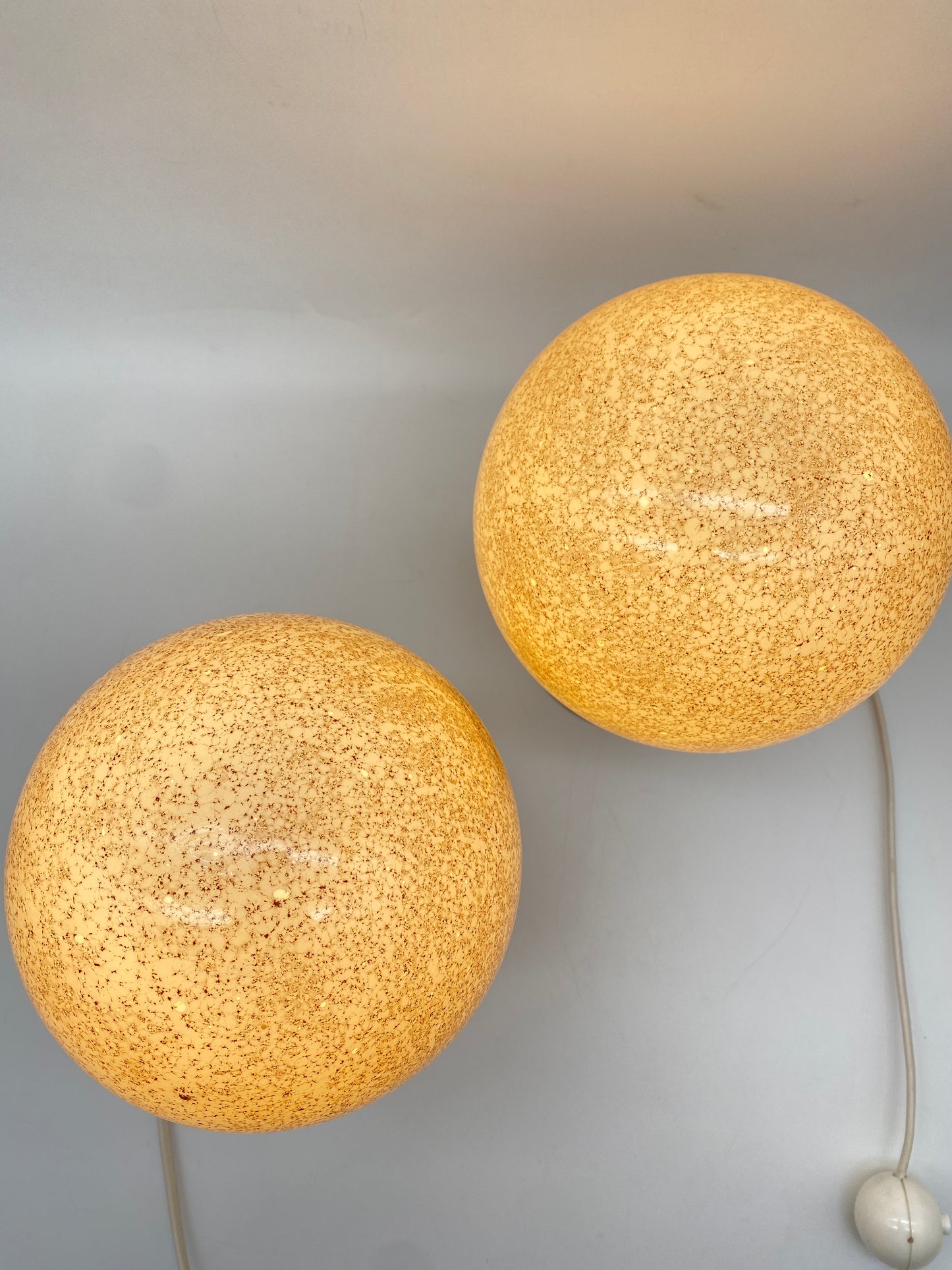Tischlampe im Stil von Karin Korn mit spektakulärer Glaskugel, 50/60er