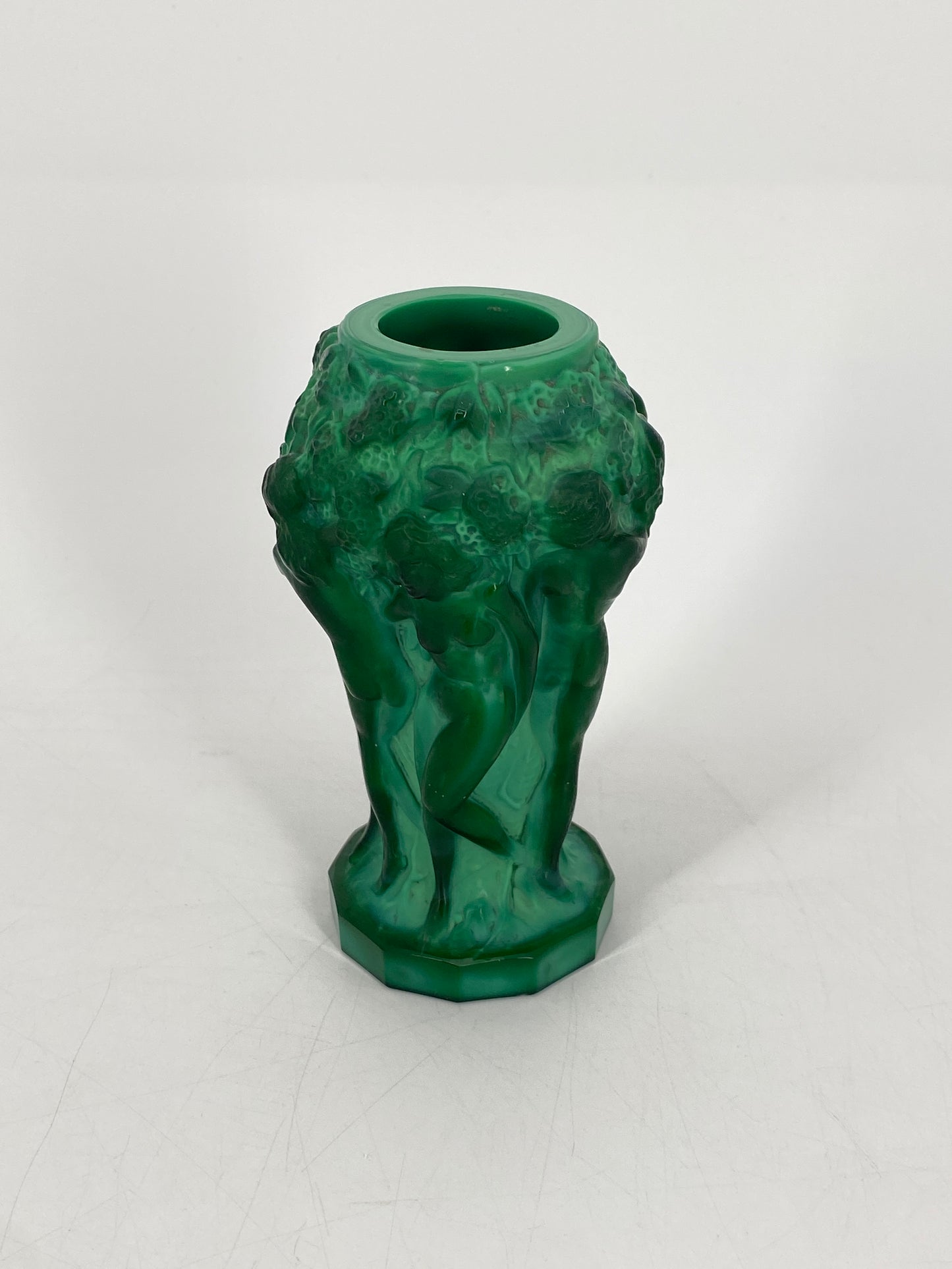Art Deco Vase von Hoffmann & Schlevogt aus grünem Malachitglas aus der Kollektion Ingrid