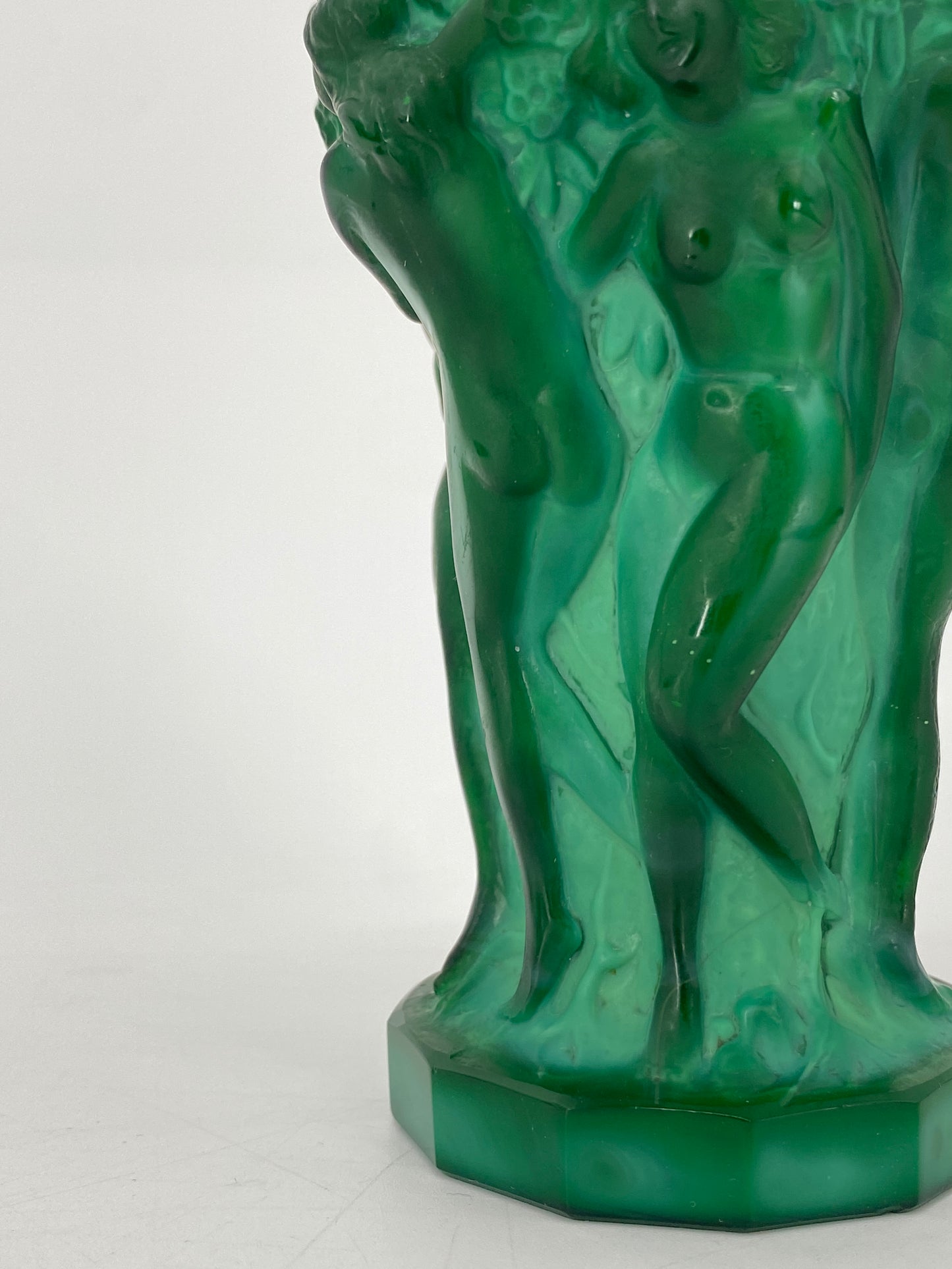 Art Deco Vase von Hoffmann & Schlevogt aus grünem Malachitglas aus der Kollektion Ingrid