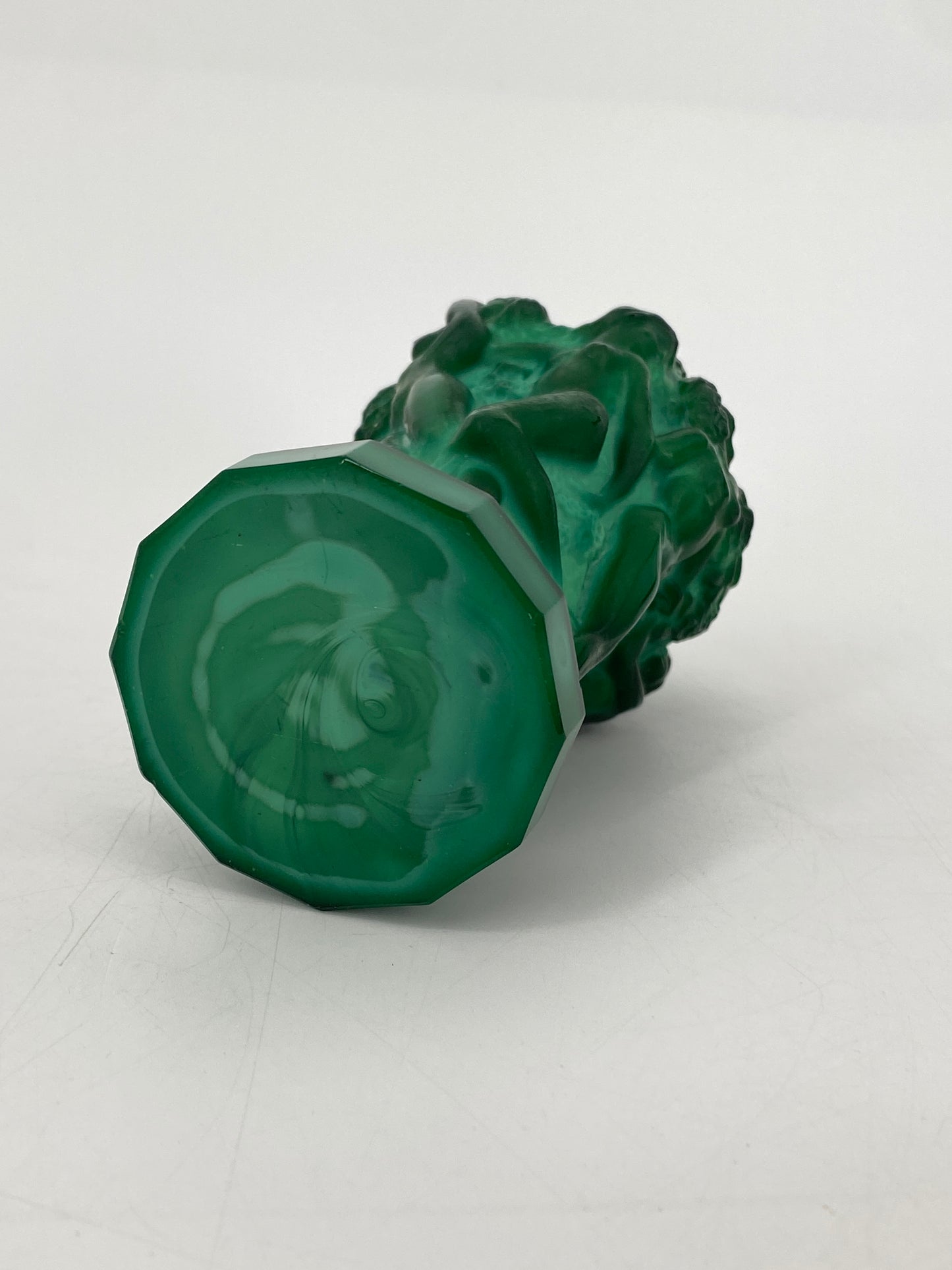 Art Deco Vase von Hoffmann & Schlevogt aus grünem Malachitglas aus der Kollektion Ingrid