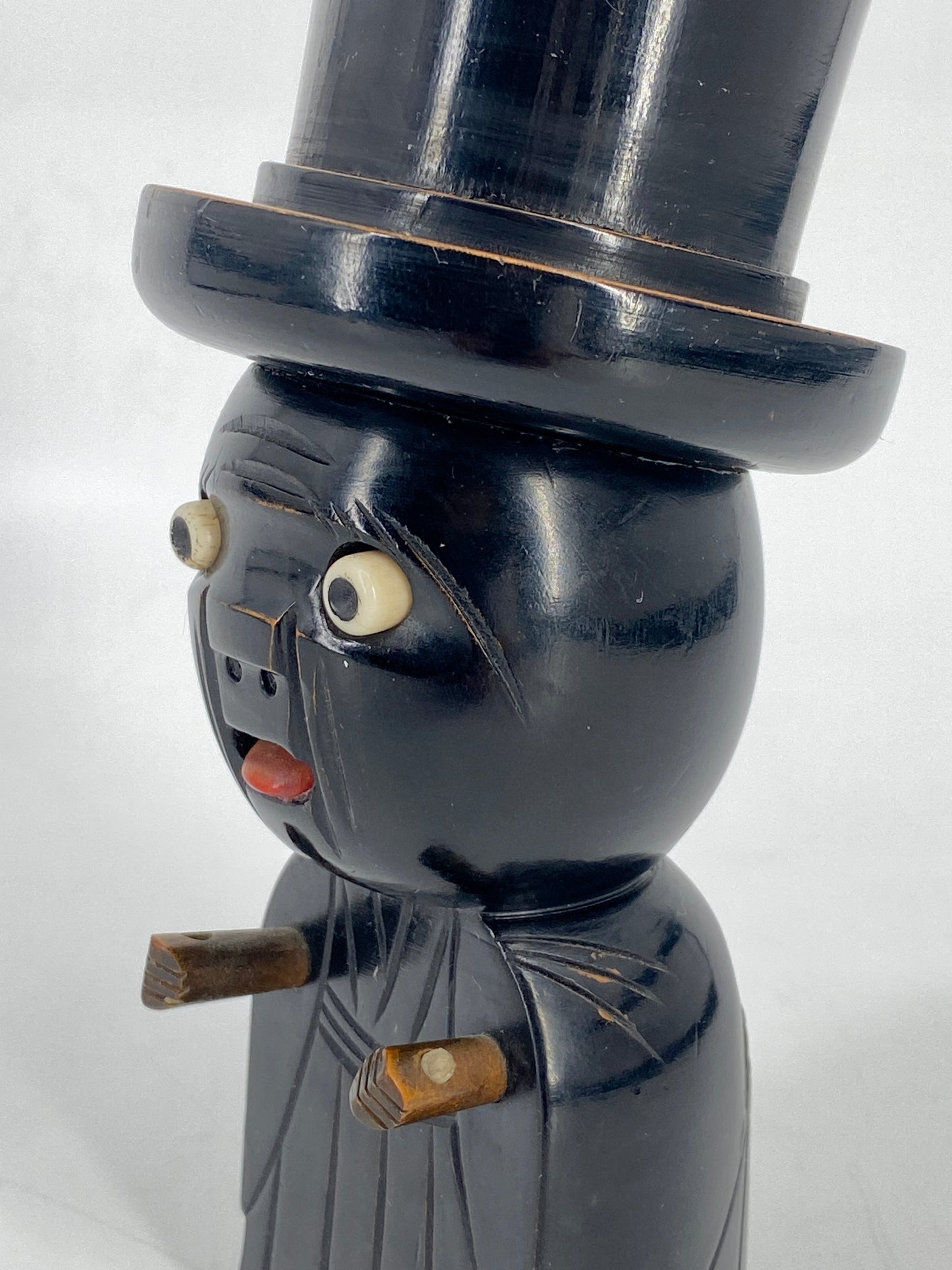 Kobe Toy, Japanischer Würfelbecher um 1900