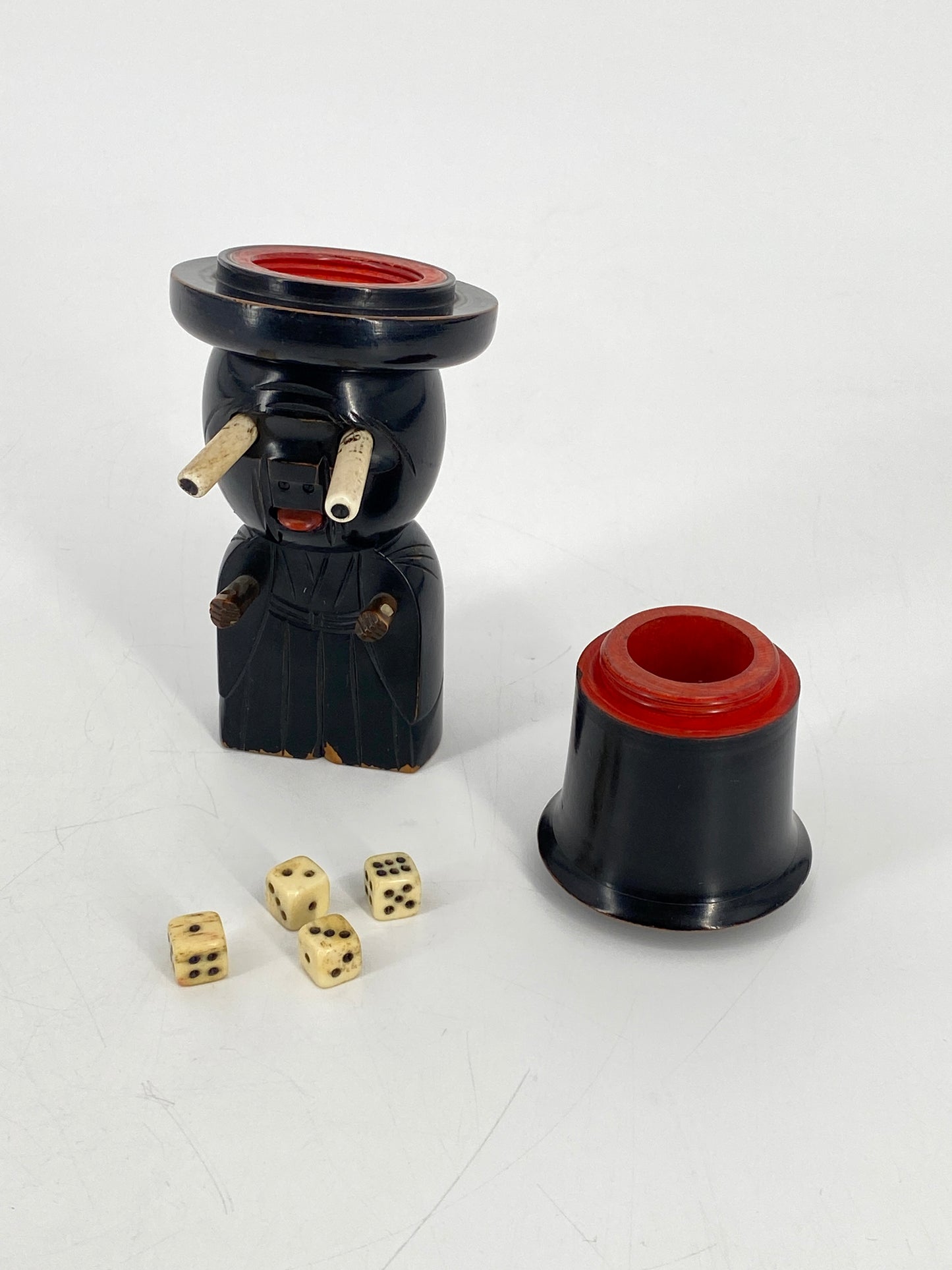Kobe Toy, Japanischer Würfelbecher um 1900
