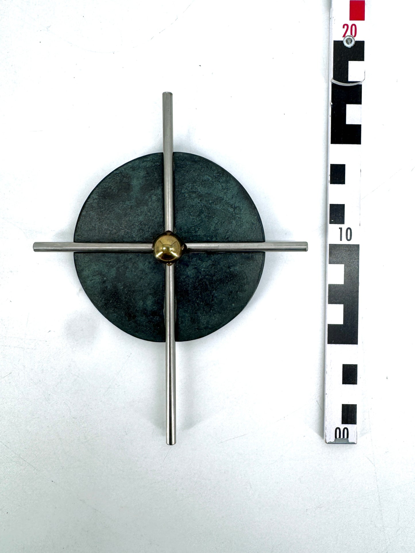 Christliches, modern gestaltetes Wandkreuz