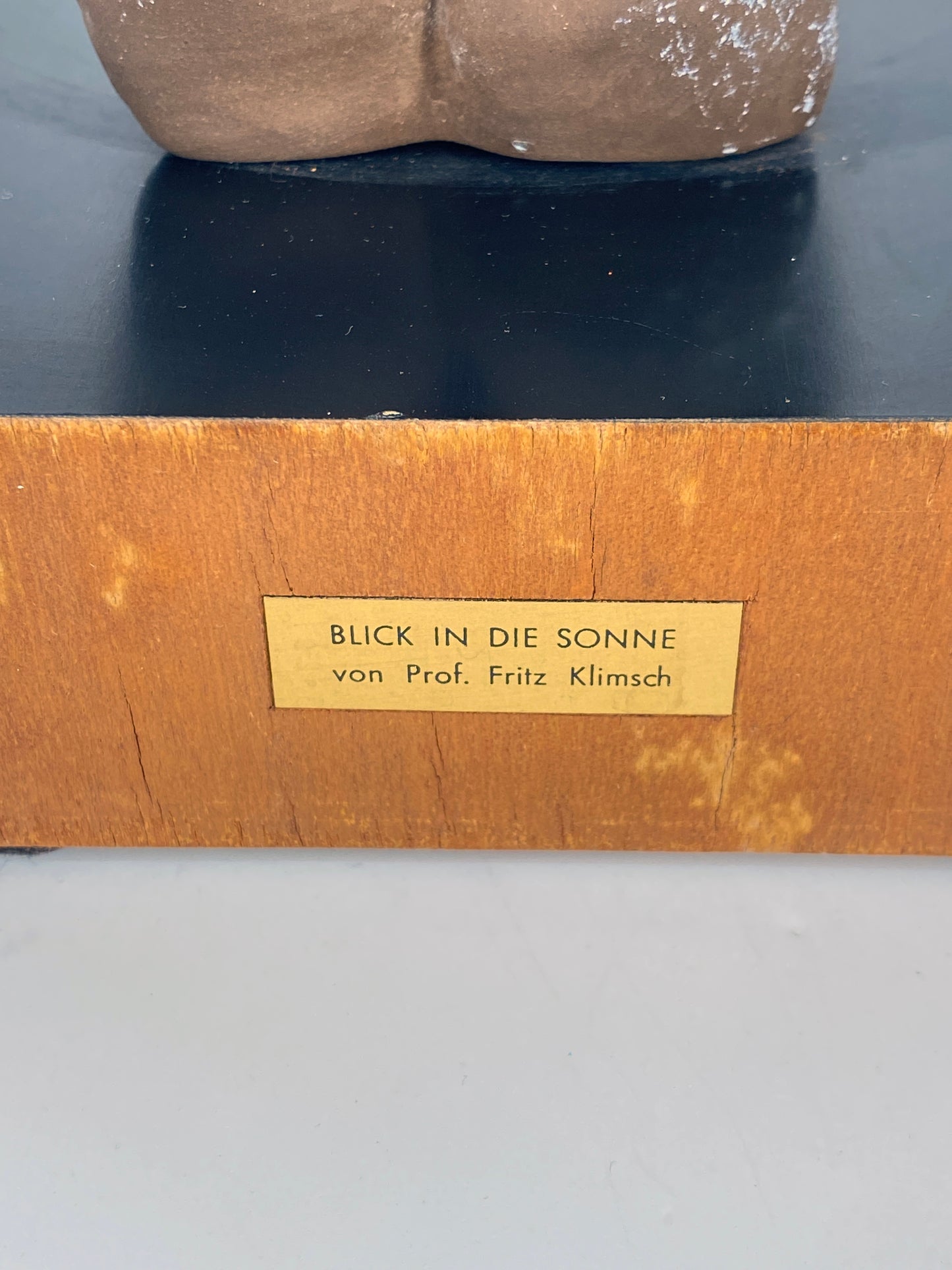 Terrakotta Skulptur "Blick in die Sonne" von Prof. Fritz Klimsch