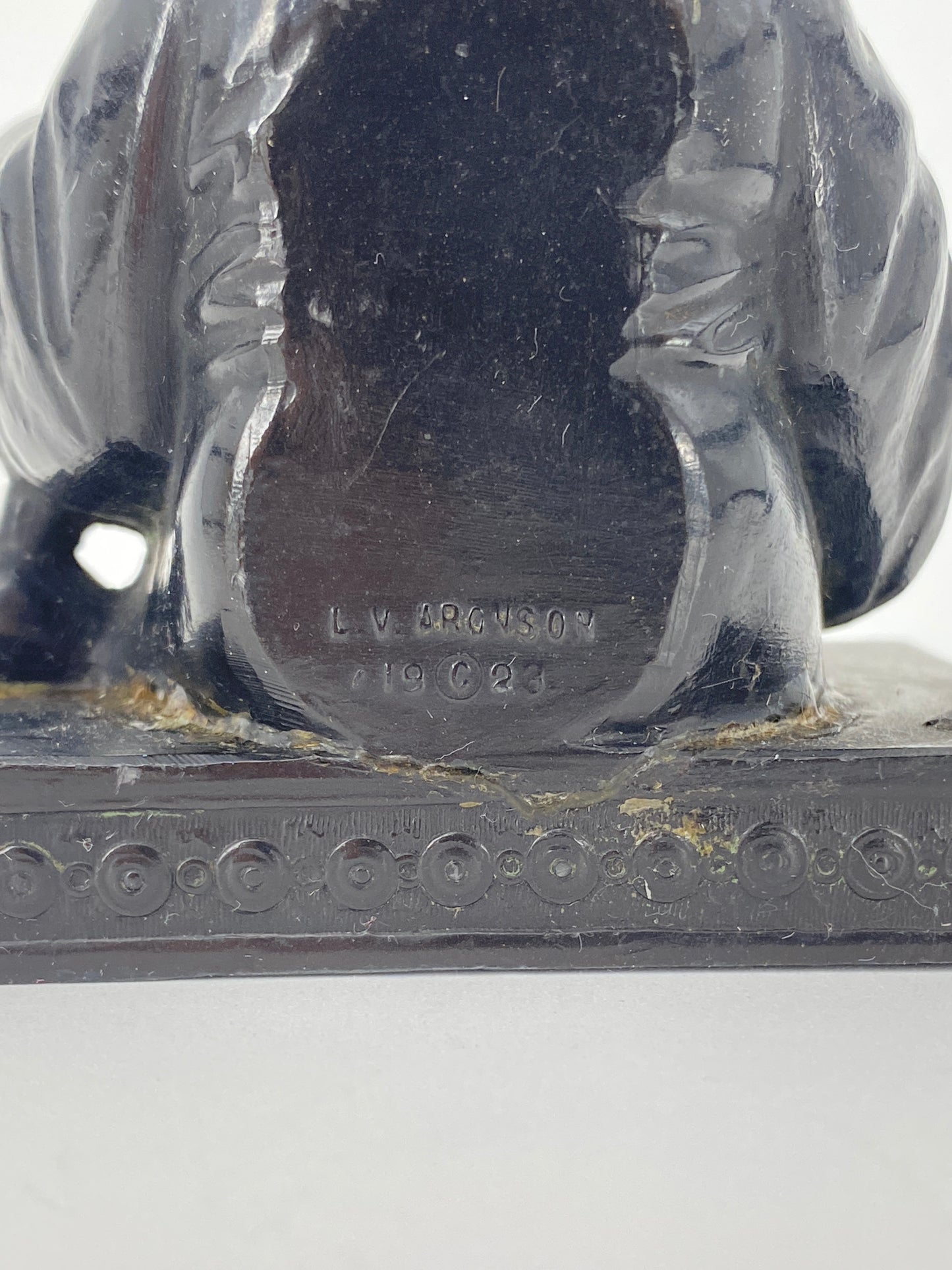 Kleine Metall Skulptur Copyright L.V.Aronson 1923
