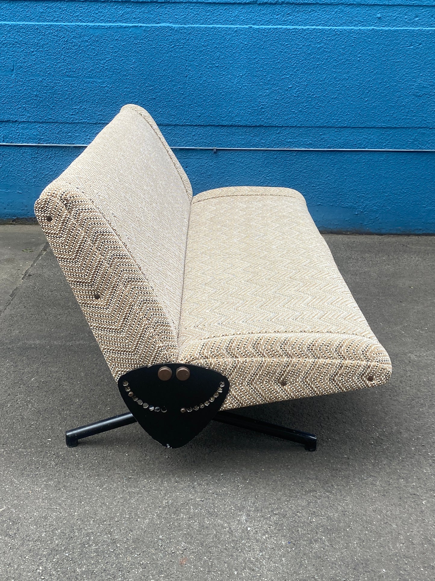 Sofa / Daybed "D70" von Osvaldo Borsani für Tecno mit originalem Bezugsstoff in einwandfreiem Zustand, 1958