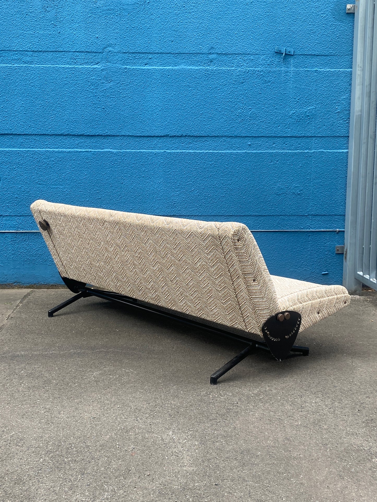 Sofa / Daybed "D70" von Osvaldo Borsani für Tecno mit originalem Bezugsstoff in einwandfreiem Zustand, 1958
