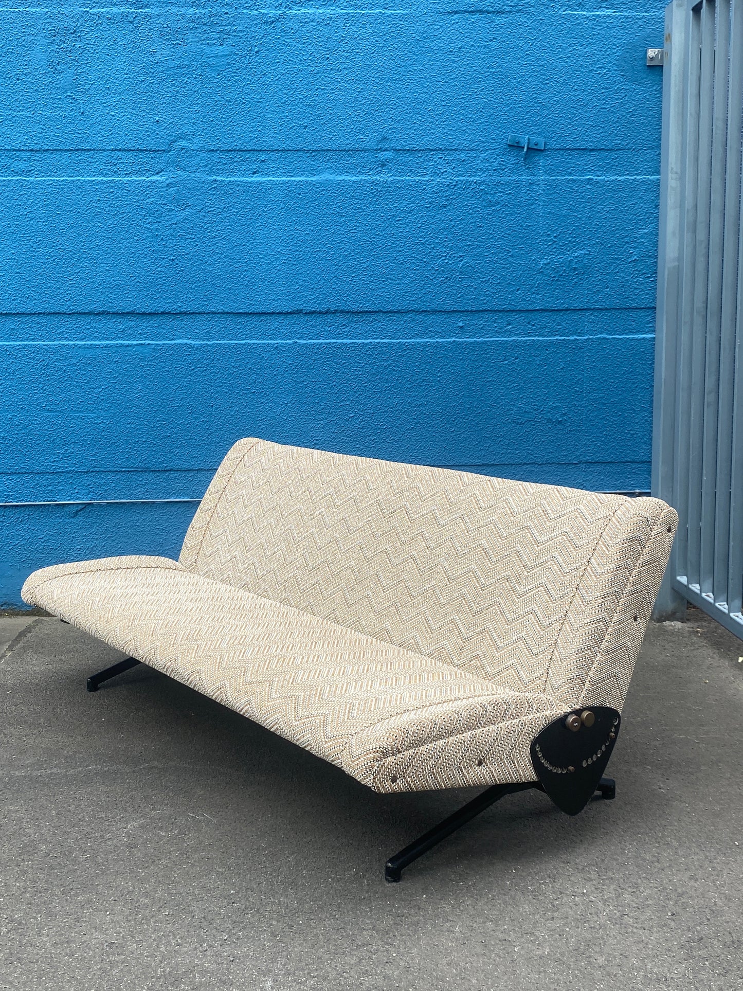 Sofa / Daybed "D70" von Osvaldo Borsani für Tecno mit originalem Bezugsstoff in einwandfreiem Zustand, 1958