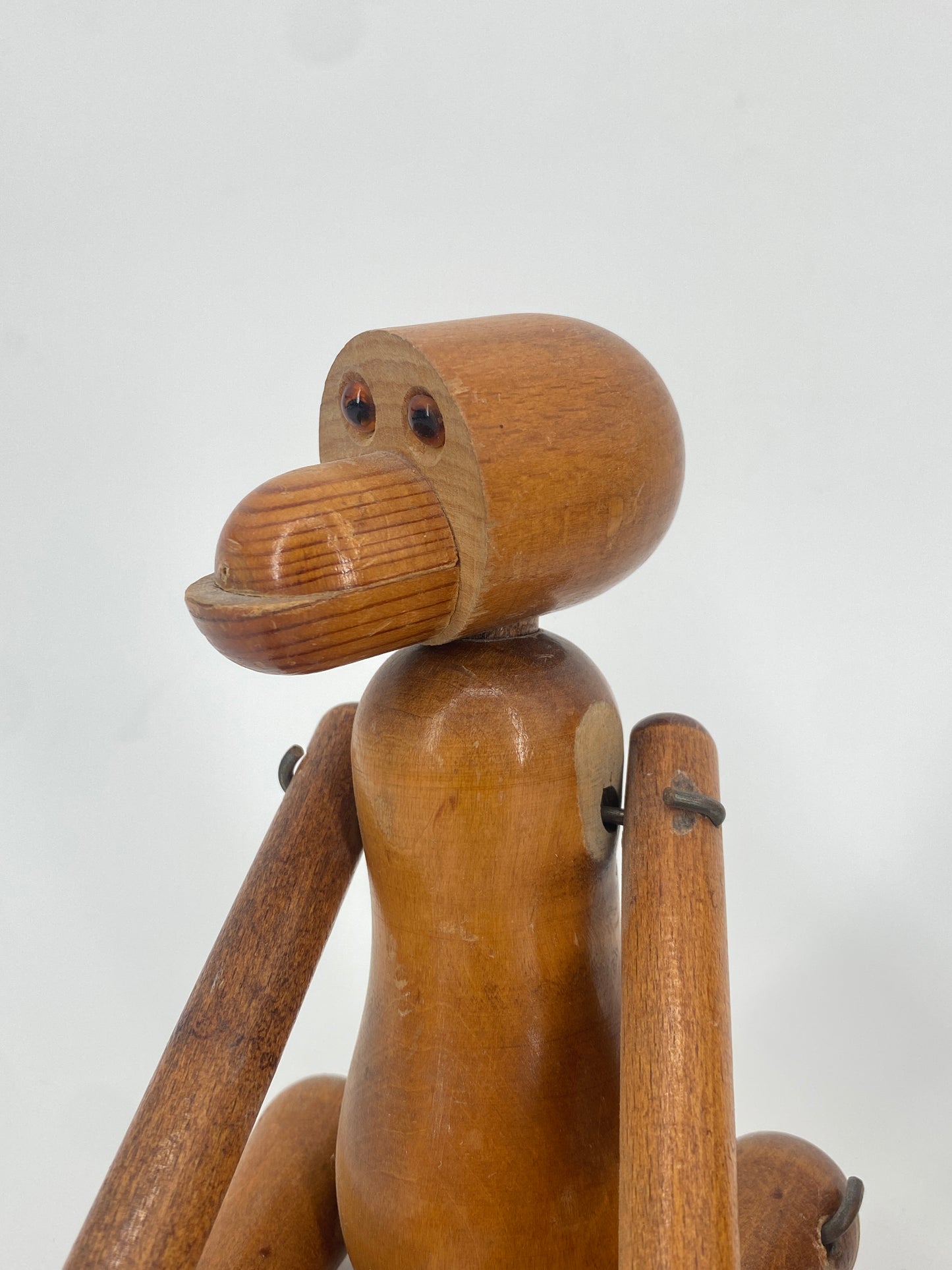 Affenfiguren aus Holz
