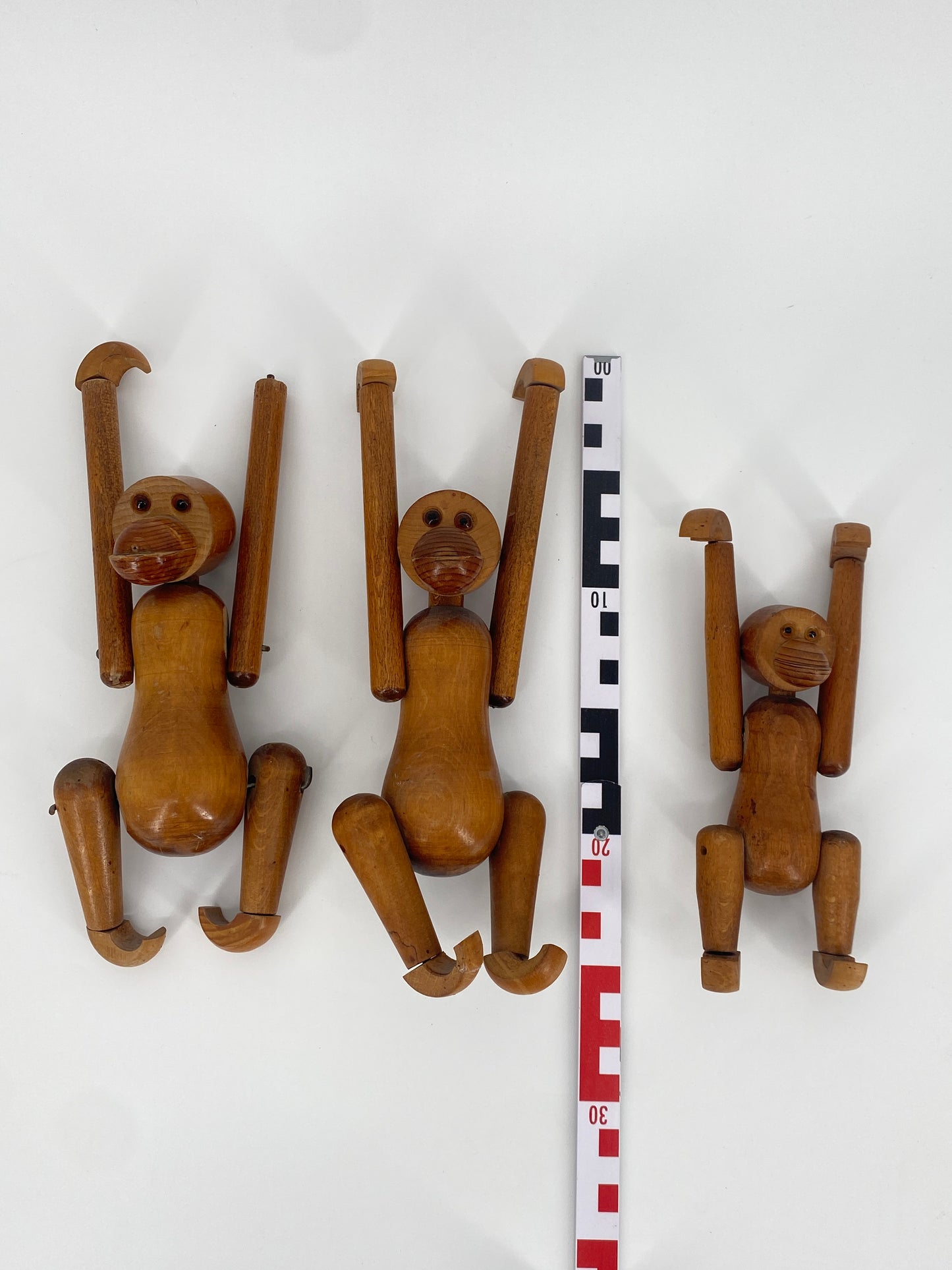 Affenfiguren aus Holz