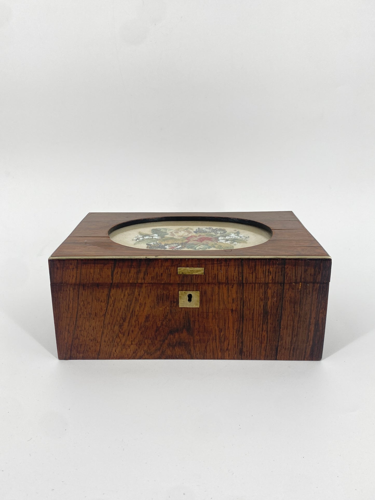 Antike Edelholz Schatulle mit Stickerei, um 1900