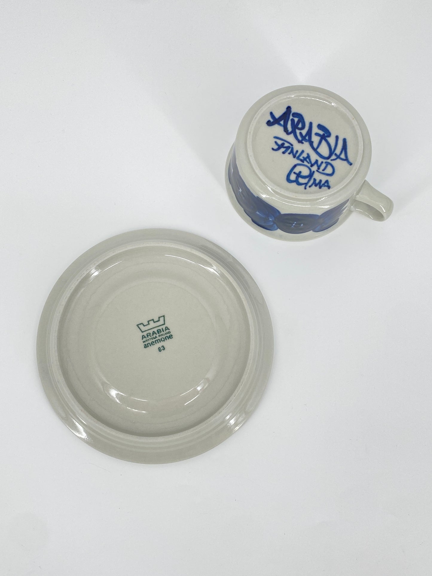 3x "Anemone" Keramik Teetassen mit Kanne von Ulla Procope für Arabia Finland