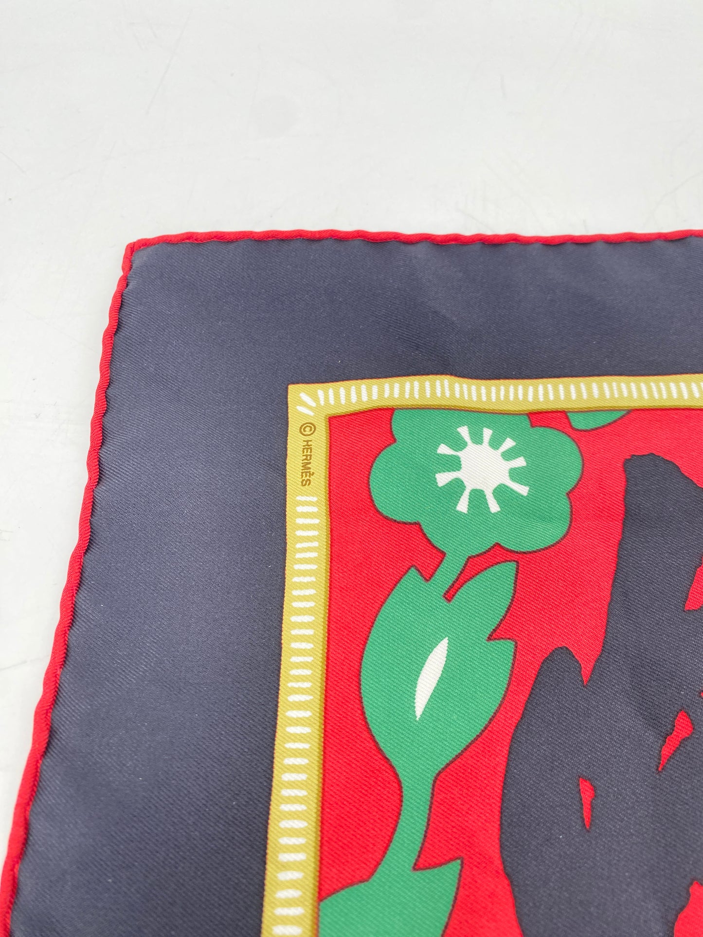 Seidentuch "L'année du serpent" für Hermès von Stéphany Devaux