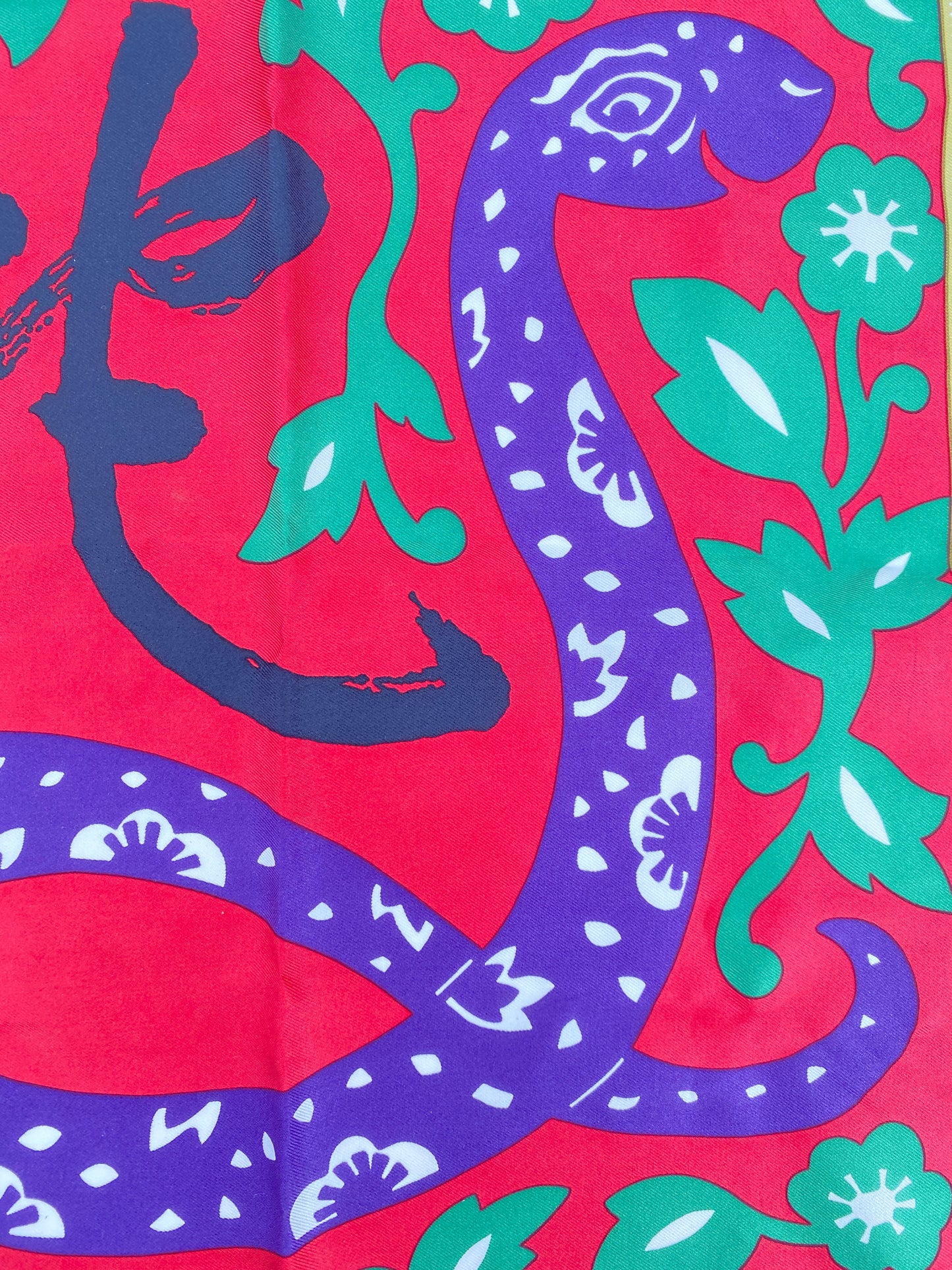 Seidentuch "L'année du serpent" für Hermès von Stéphany Devaux
