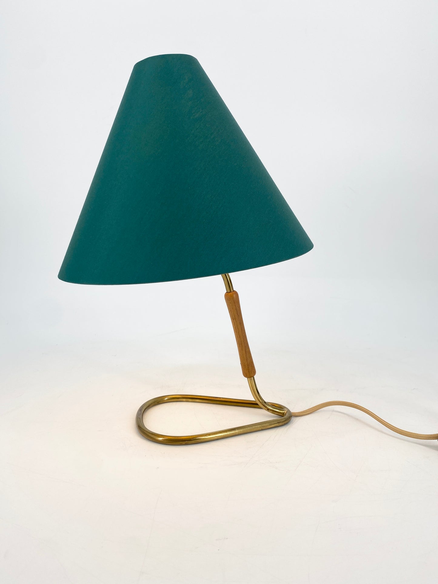 Tischlampe mit Messingfuß, 50er Jahre, Grün