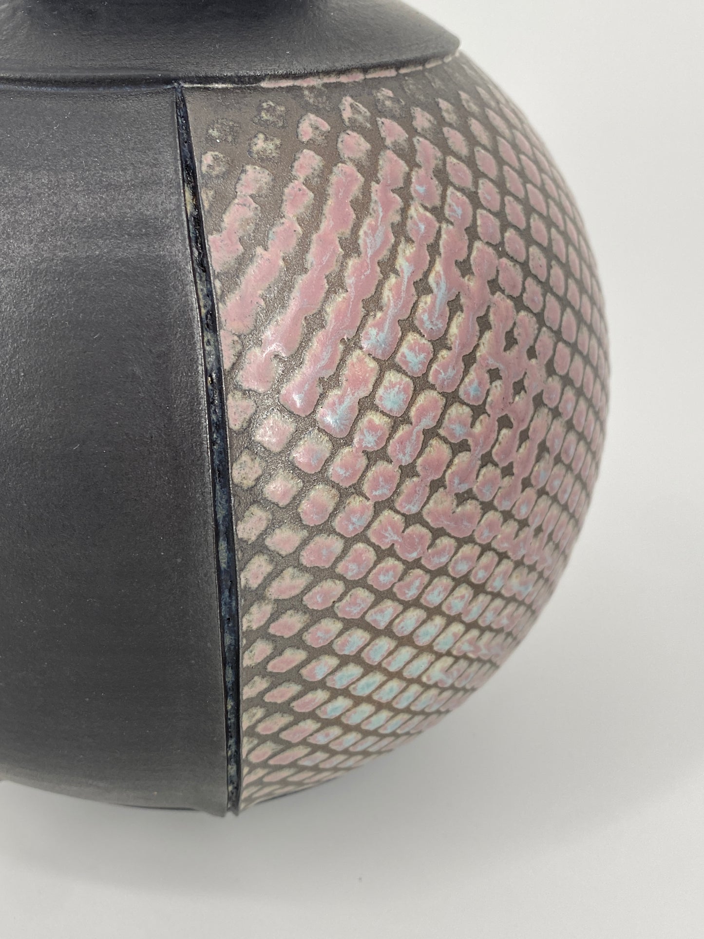 Bauchige Vase aus Keramik, Studiokeramik, unbekannte Bodenmarke