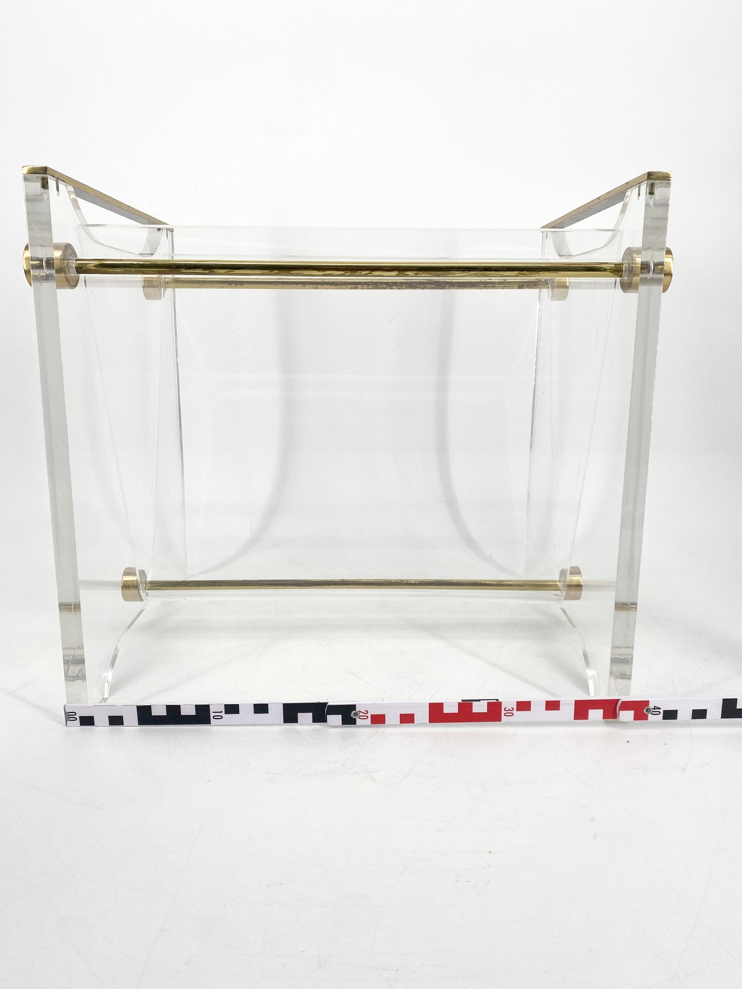 Zeitungsständer aus Acrylglas im Hollywood Regency Stil, 1970er