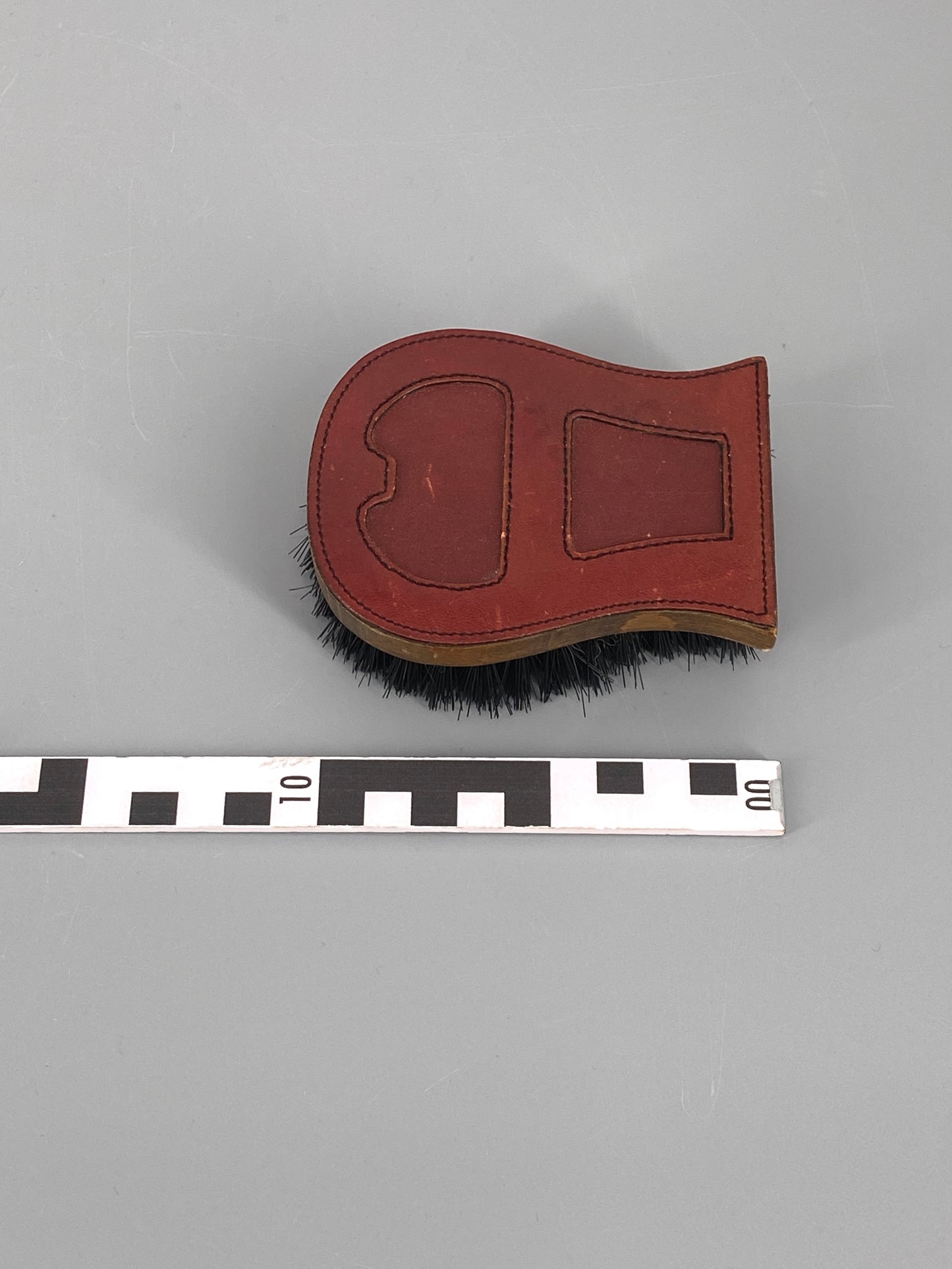 Schuhlöffel und Bürste von Etienne Aigner aus Messing
