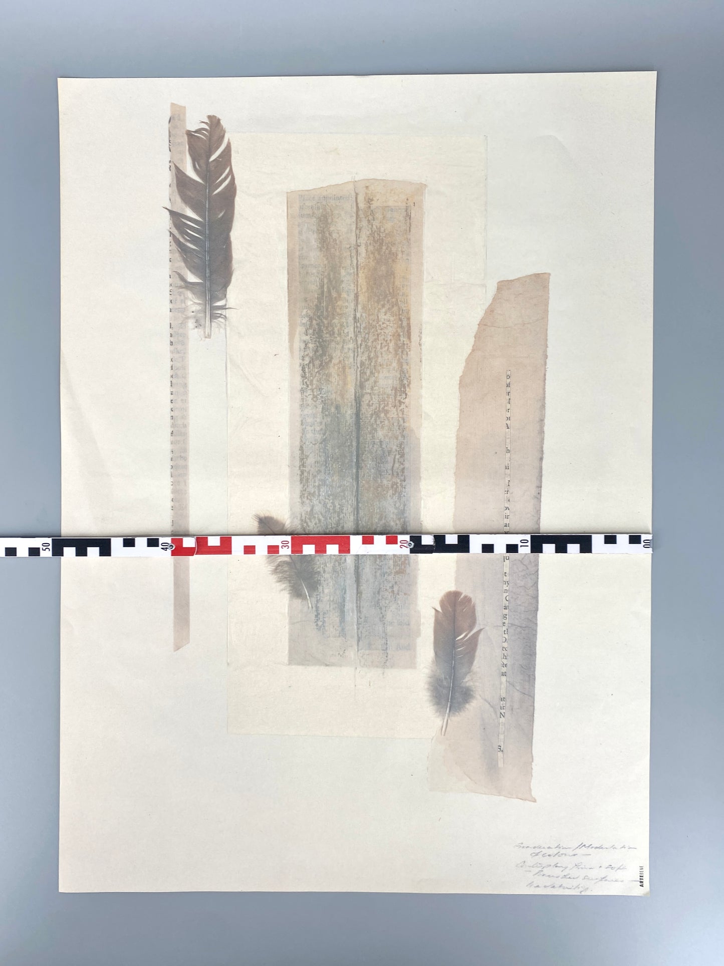 Peter Krüll - Collage mit Federn und Zeitungspapier