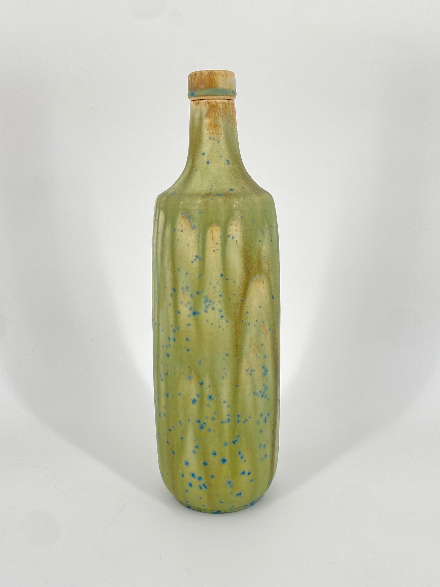 Flasche aus Keramik mit blauen Kristall-Sprenkel und Korken aus Naturkork