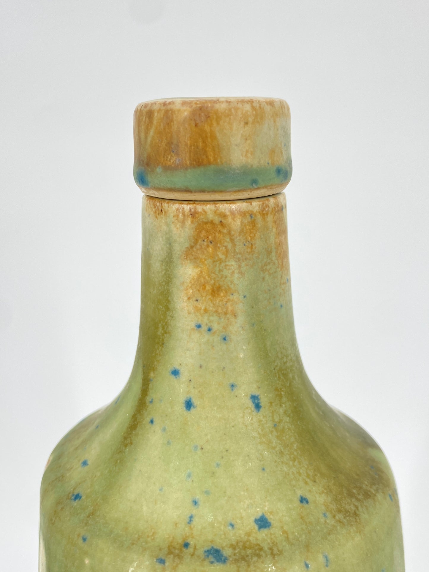 Flasche aus Keramik mit blauen Kristall-Sprenkel und Korken aus Naturkork