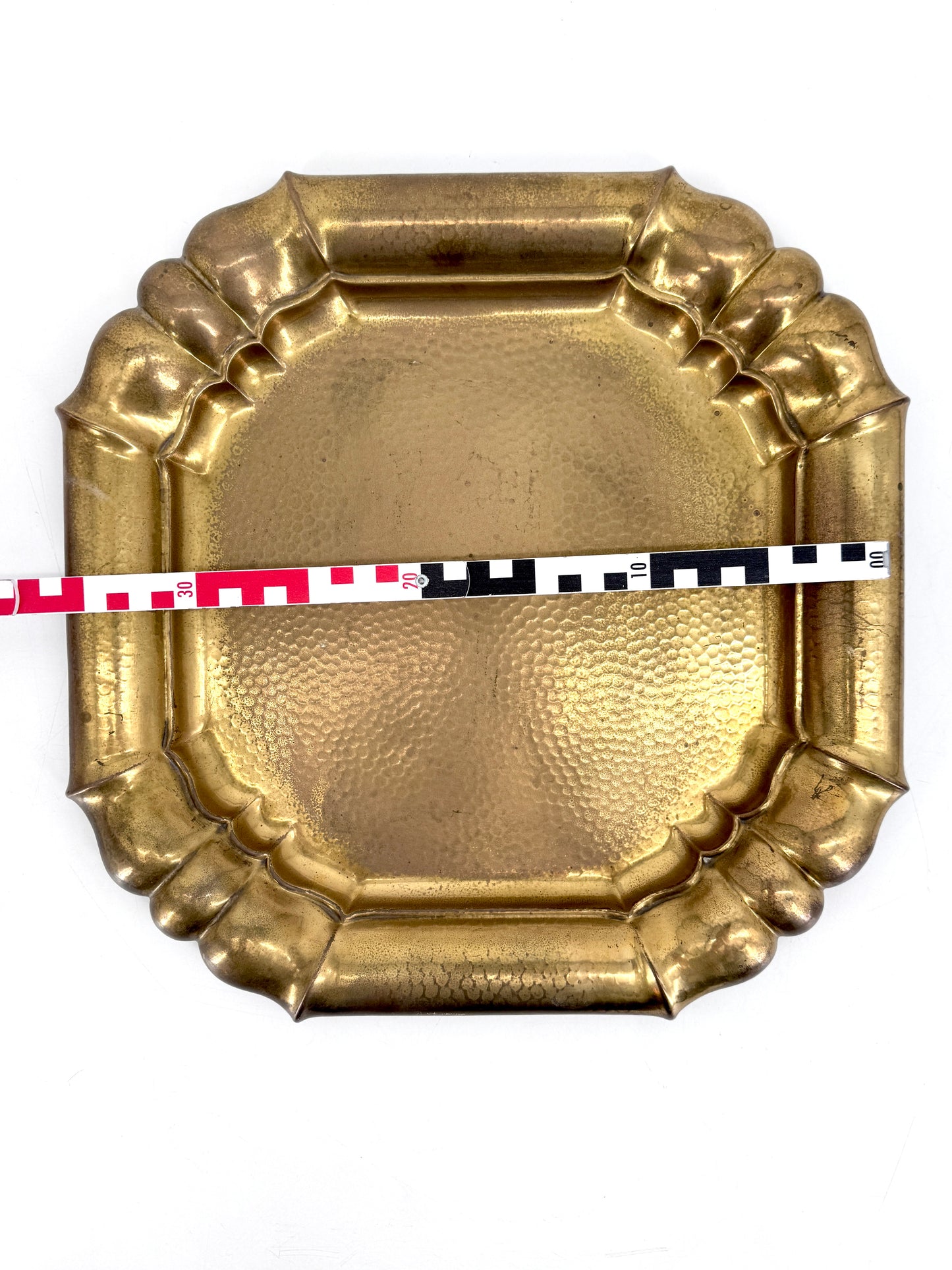 Massive Messingschale. Achteckig, mit wulstigem Ornament