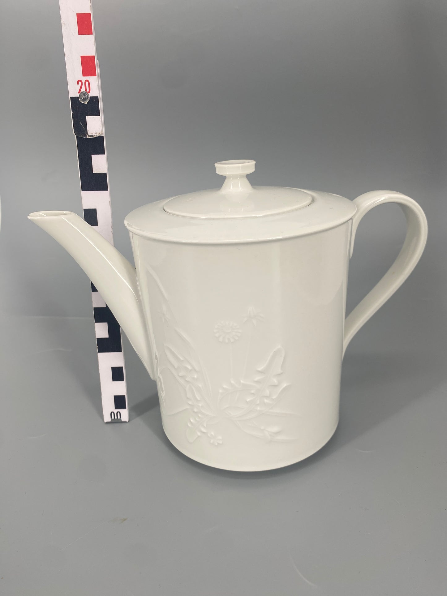 KPM Berlin Porzellan Kaffeekanne mit Feldblumen von Trude Petri