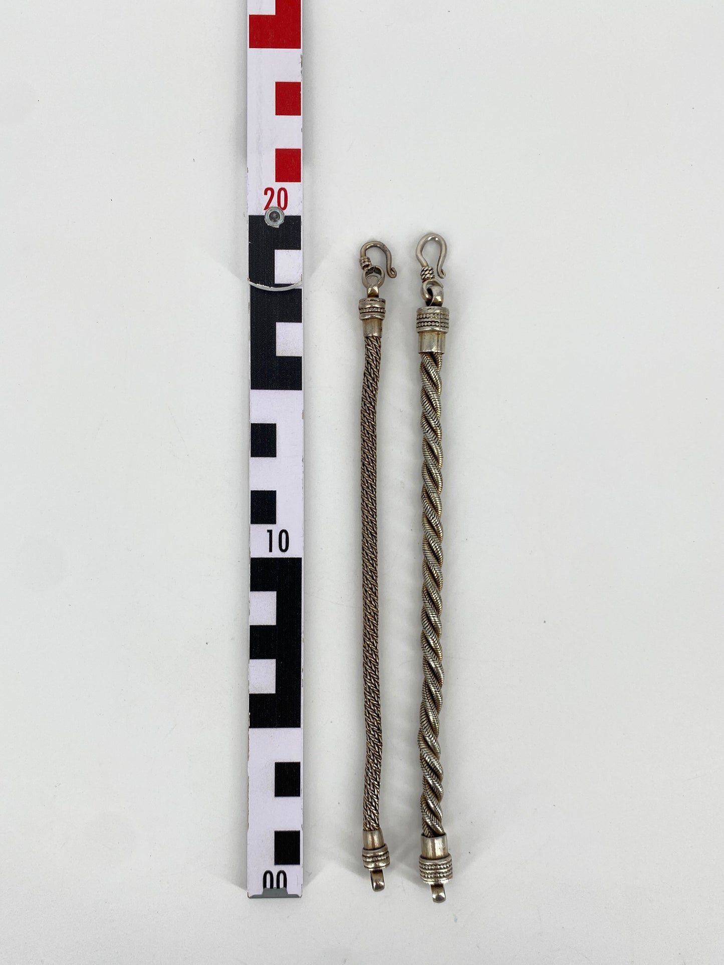 2 Armbänder aus Silber, Indien