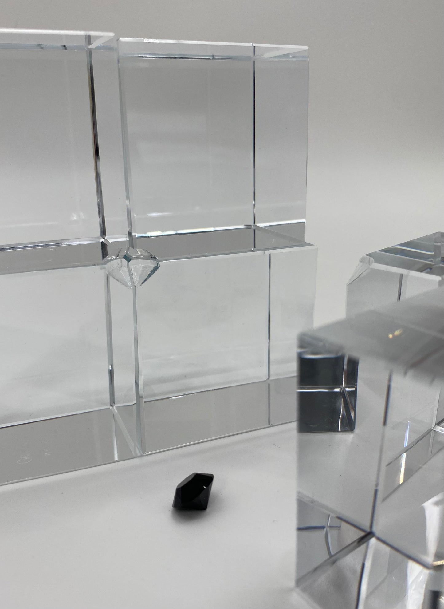 Kunstobjekt von Nendo (Oki Santo) für Gaia & Gino aus Swarovski Kristallglas, 2010