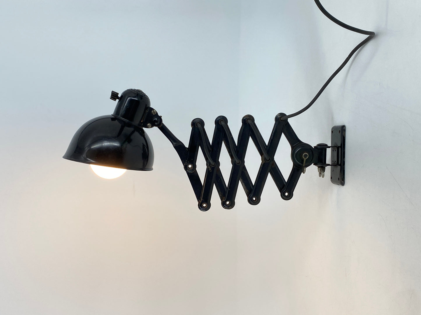 Wandlampe / Scherenlampe "6718-W" von Fritz Hansen für Kaiser Idell, 30/40er