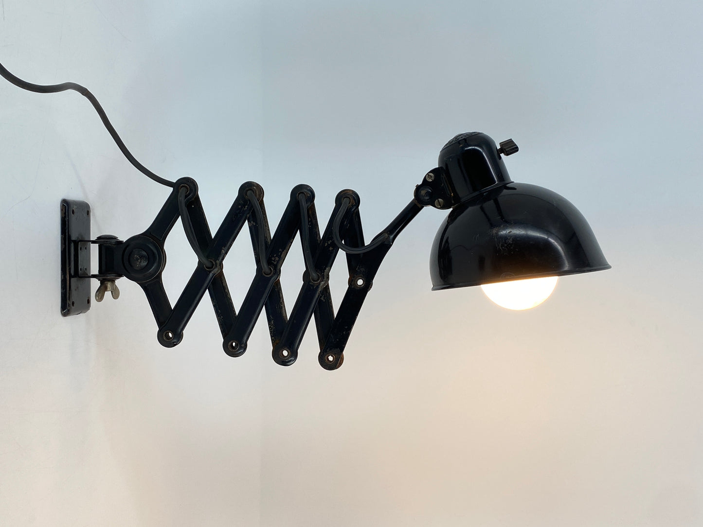 Wandlampe / Scherenlampe "6718-W" von Fritz Hansen für Kaiser Idell, 30/40er