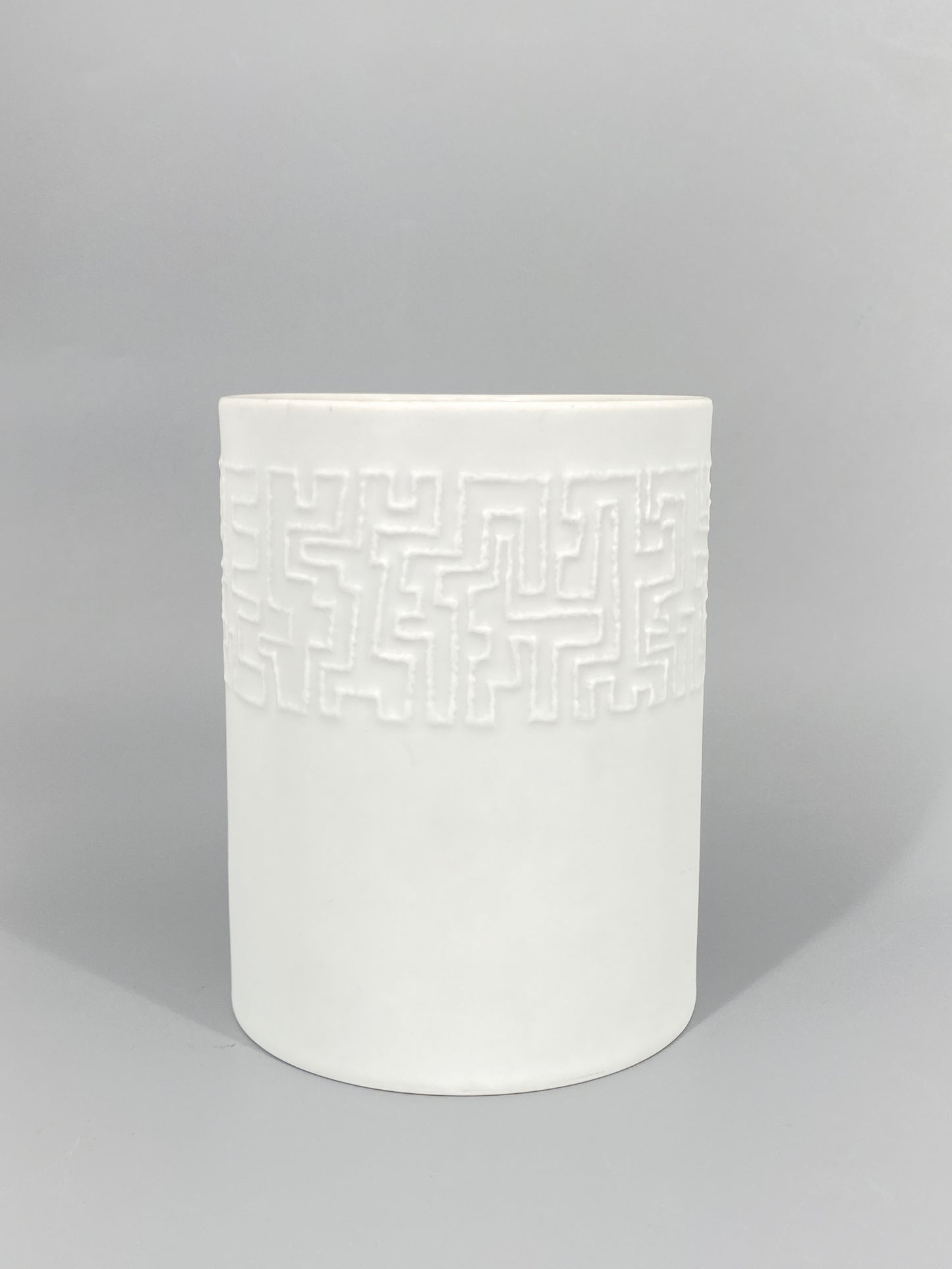 Vase mit abstraktem Reliefdekor von Cuno Fischer für Rosenthal aus Bisquitporzellan
