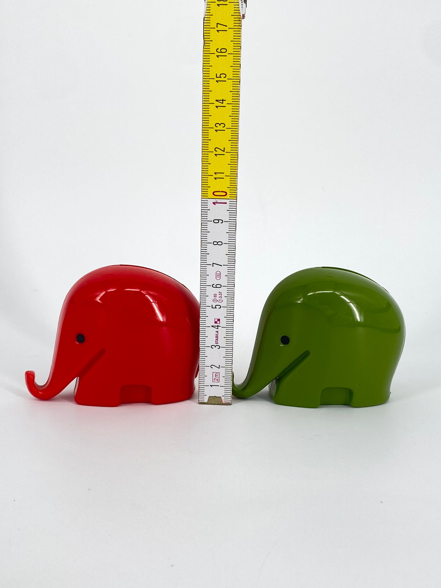 2 x kleine Spardose "Drumbo" von Luigi Colani für die Dresdner Bank in Rot und Grün