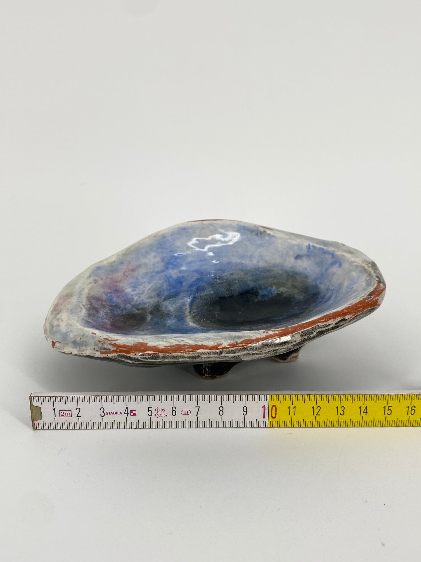 Seltene, handgemachte Schale aus Studiokeramik, bunt