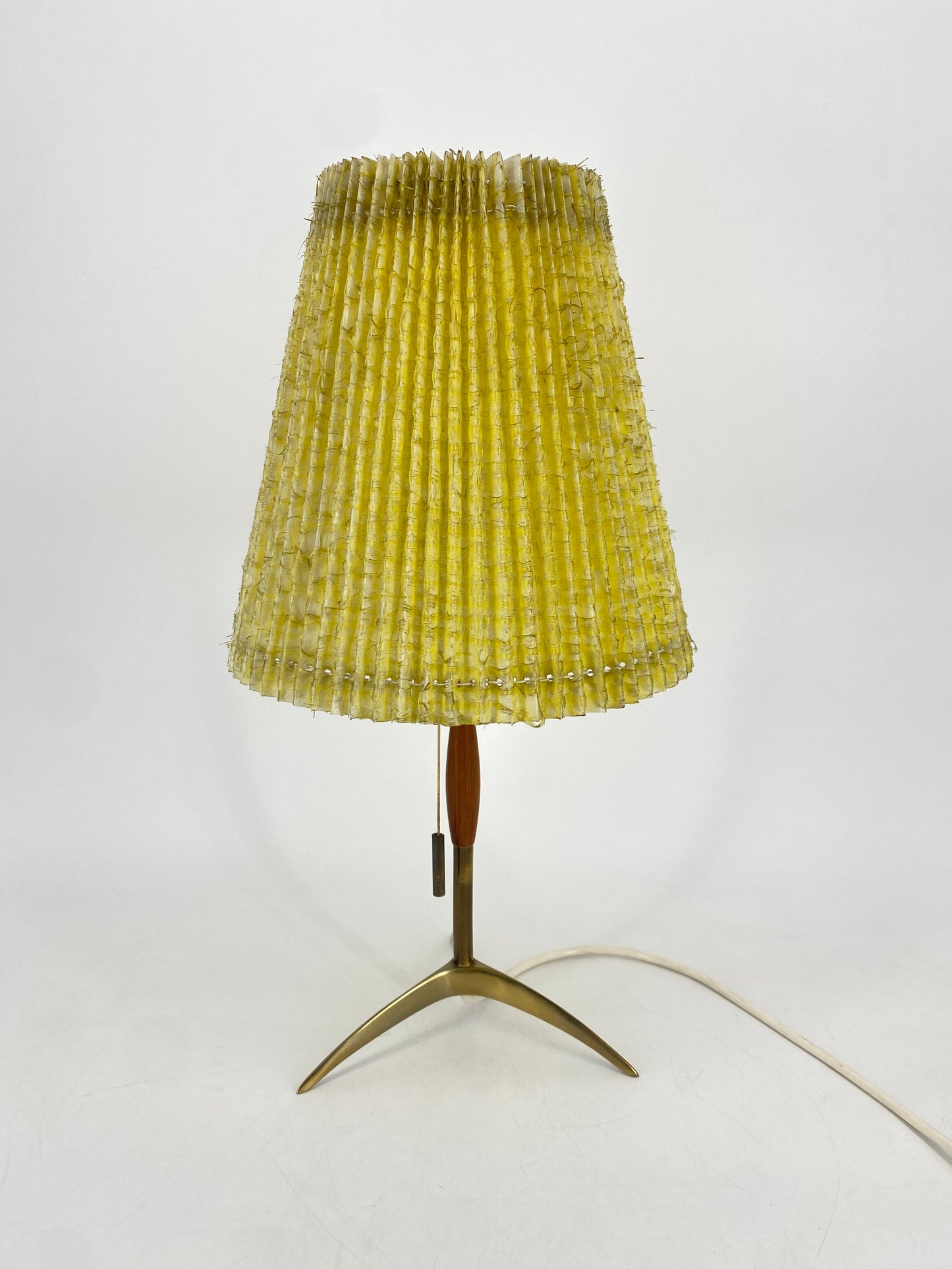 Ausgefallene Tischlampe aus Messing, Teakholz und gelbem Plissee Schirm
