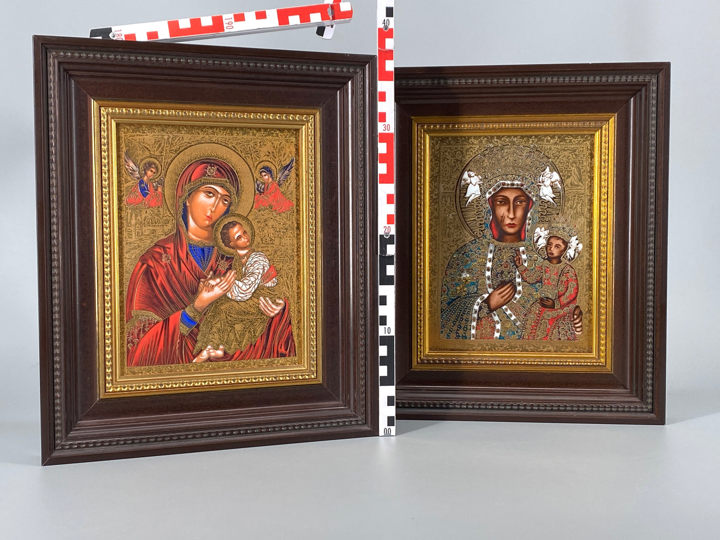 Porzellanbild / Ikone "Bildnis der Schwarzen Madonna von Tschenstochau", Faksimile in Porzellan mit 24 karätigem Gold, gerahmt