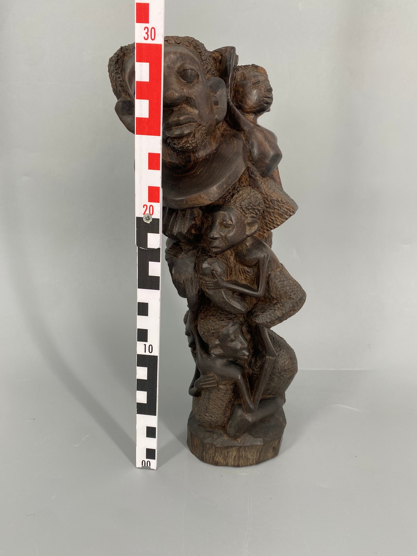 Makonde Schnitzerei-Figur, bekannt als "Baum des Lebens", Ostafrika