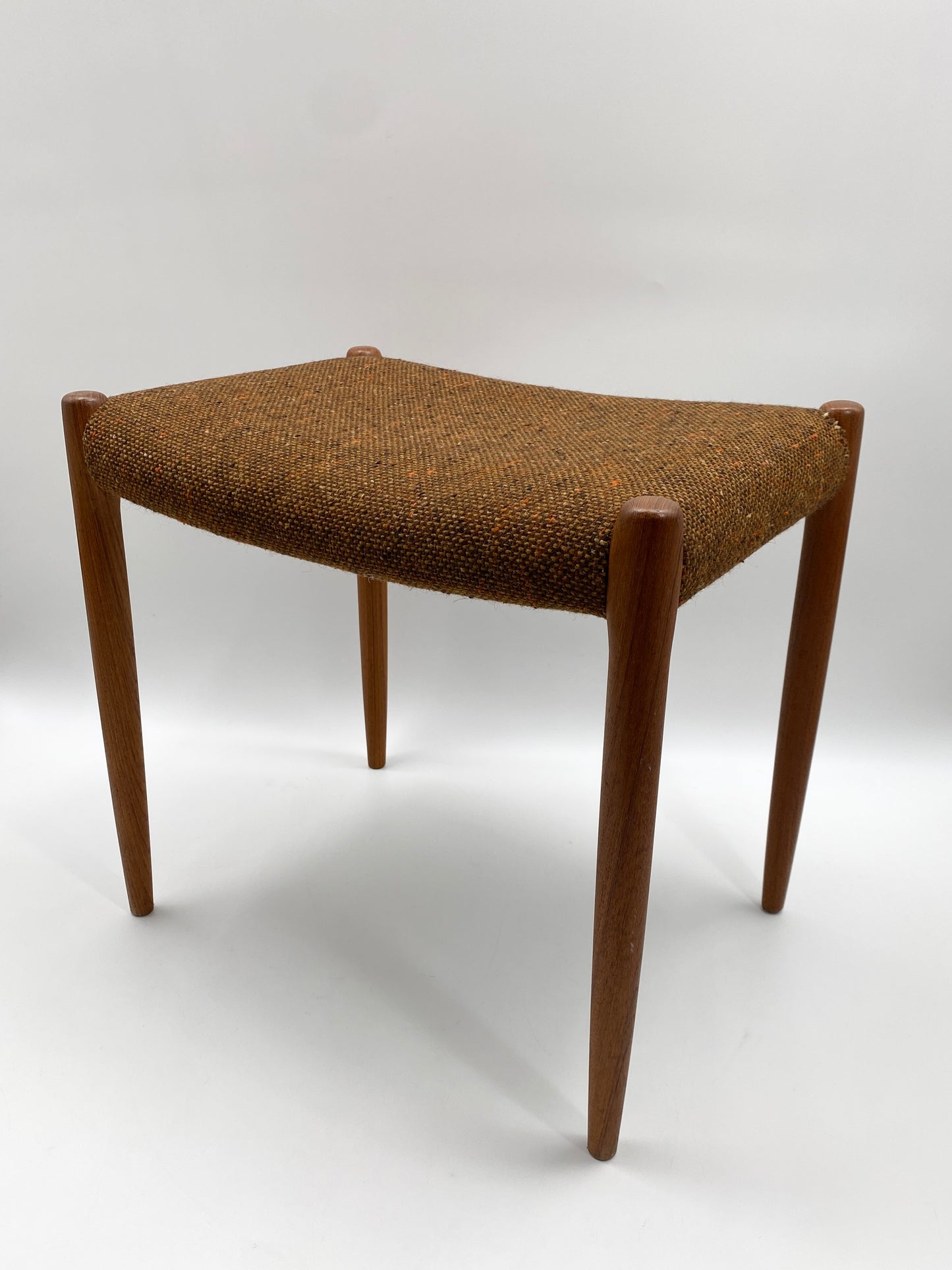 Hocker aus Teak von Niels Møller, 1963