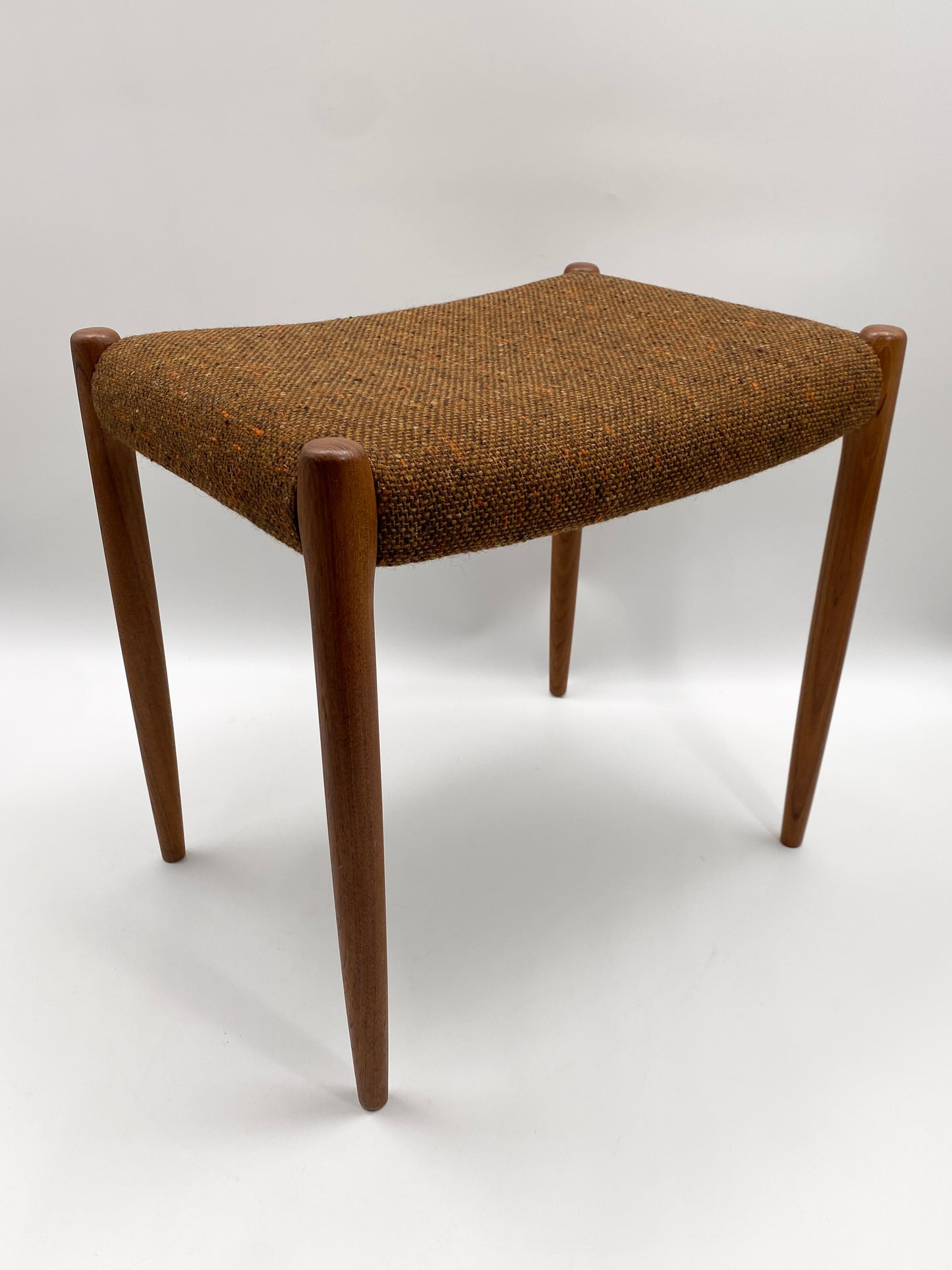Hocker aus Teak von Niels Møller, 1963
