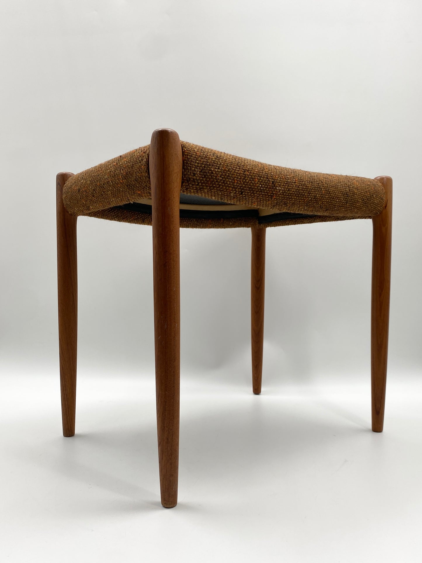 Hocker aus Teak von Niels Møller, 1963