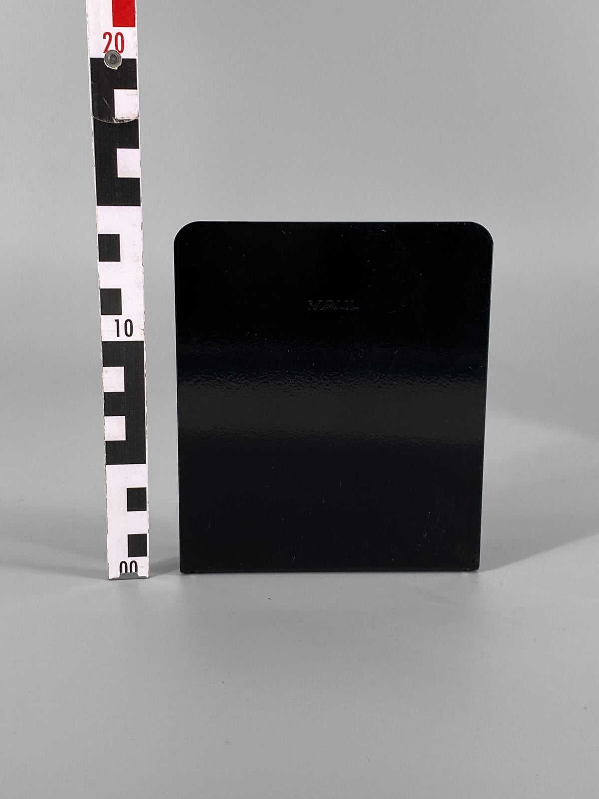 59 schwarze Buchstützen aus Metall von Maul