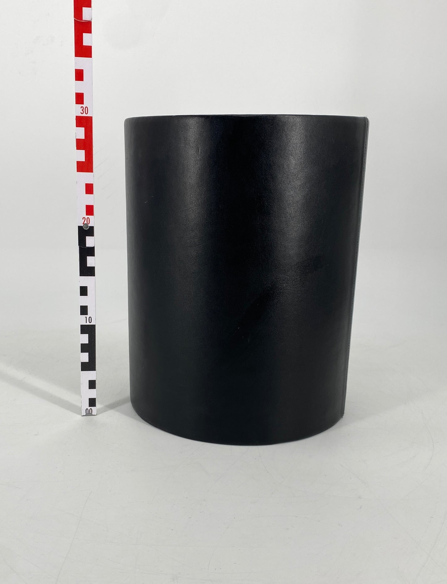 Papierkorb aus Leder, von K-Orgafax, Deutschland