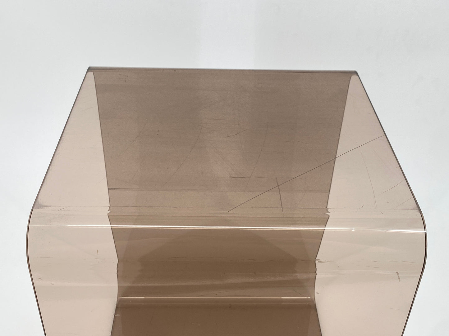 Plexiglas Beistelltisch von Michel Dumas für Roche Bobois