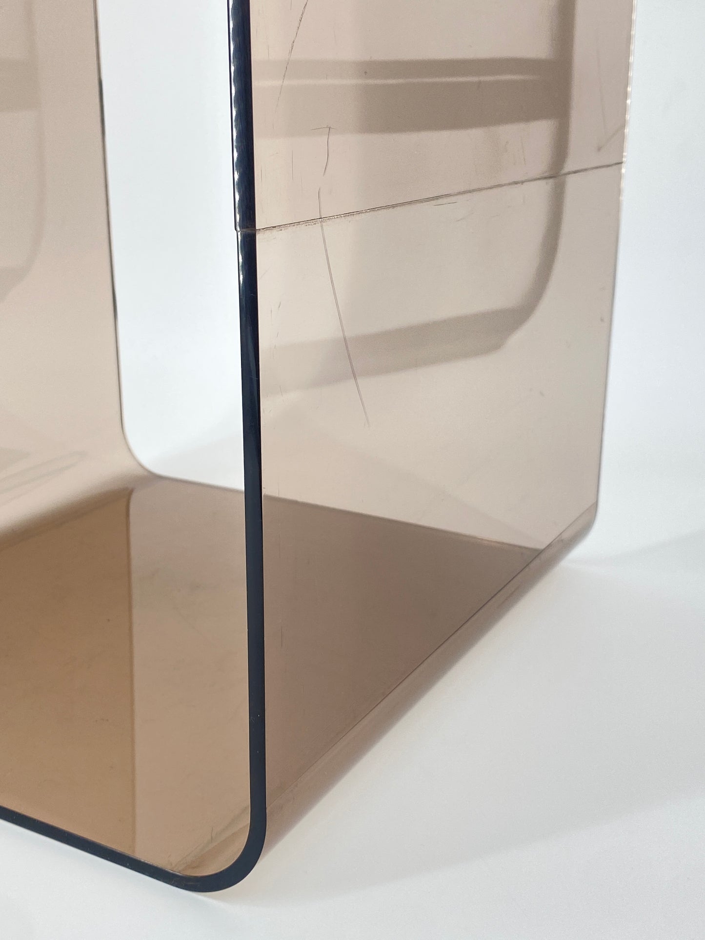 Plexiglas Beistelltisch von Michel Dumas für Roche Bobois