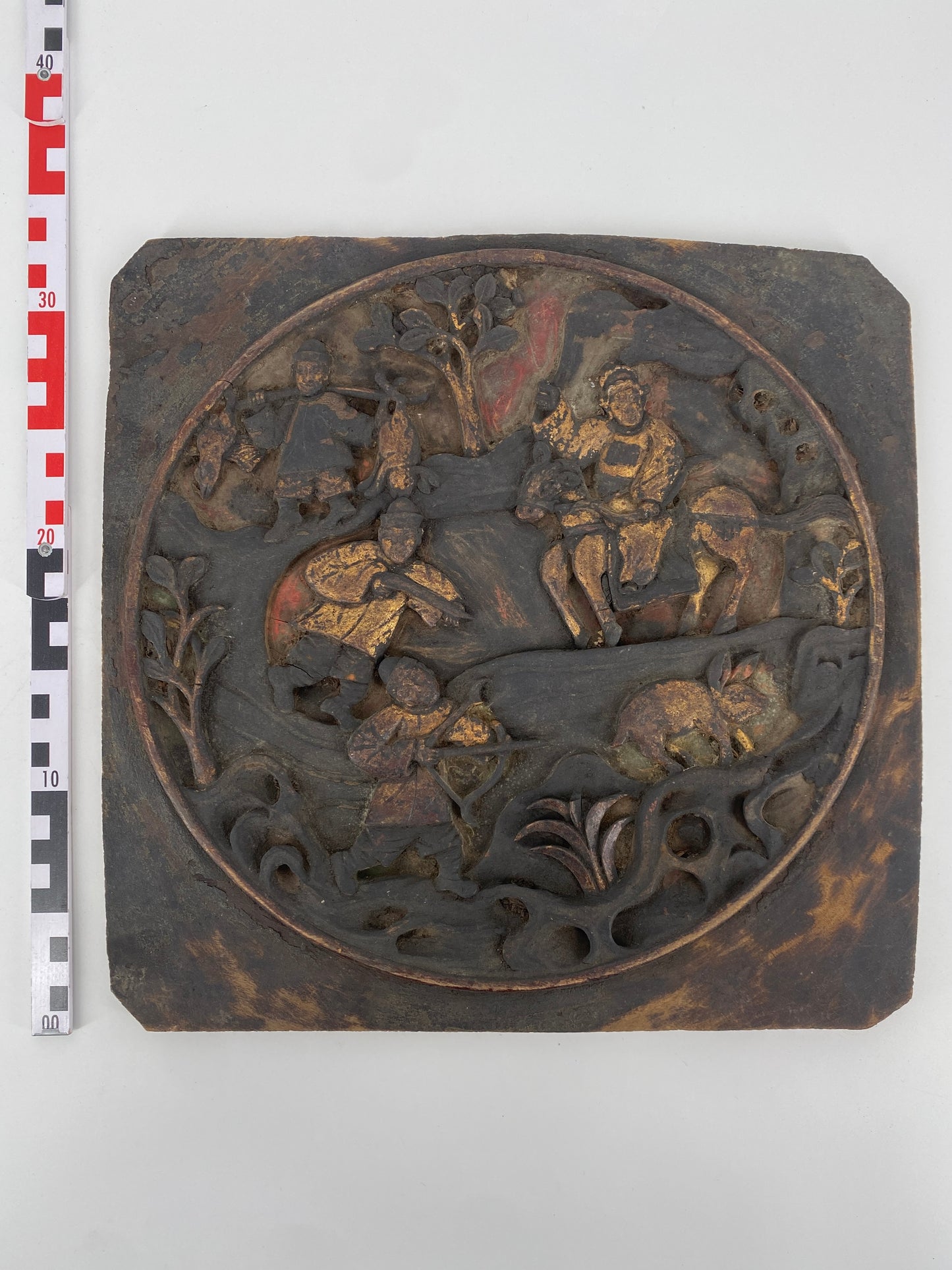 handgeschnitztes Holzrelief mit Jagdszene, China, spätes 19. Jh.