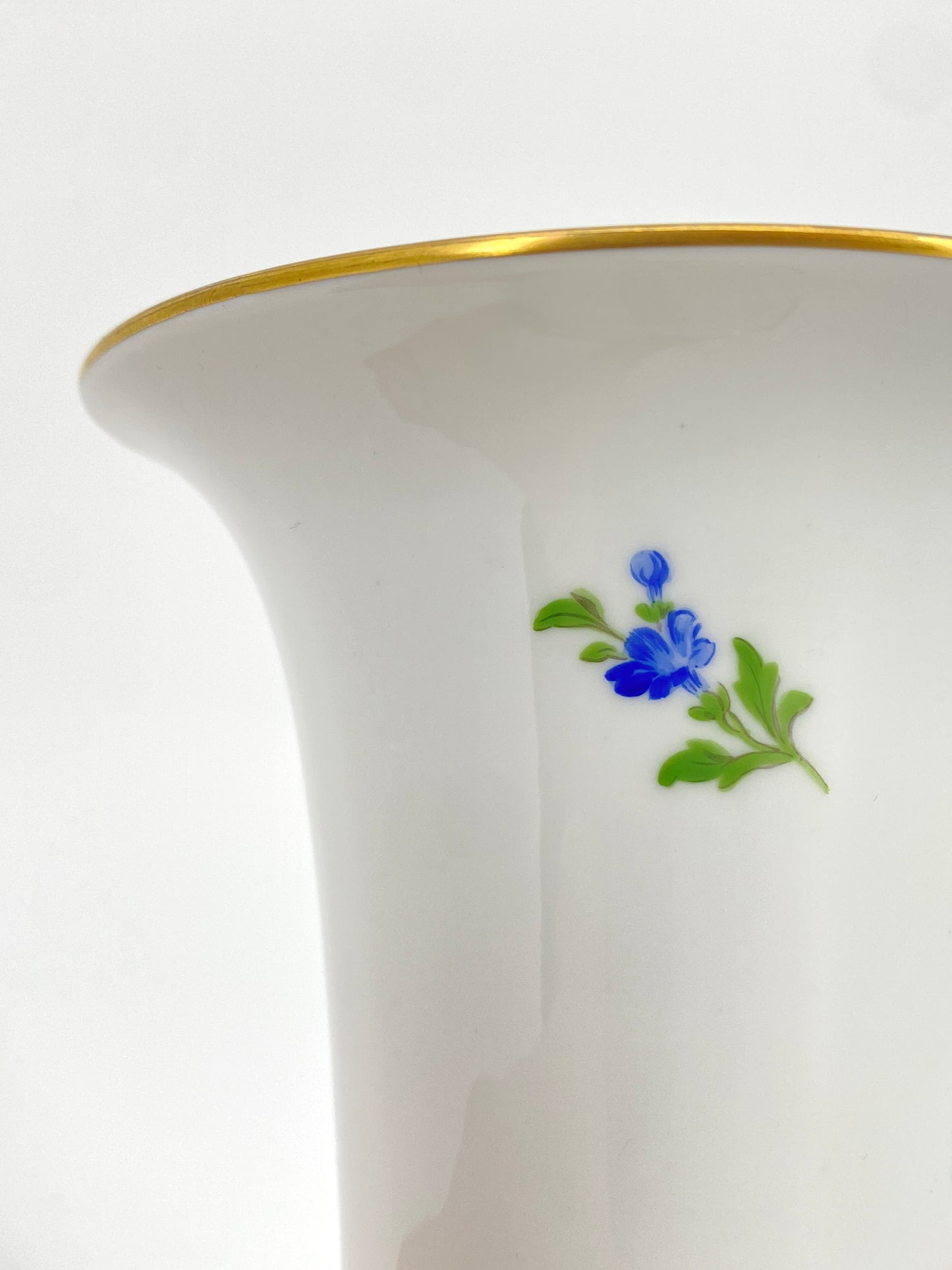 Trompetenvase mit Blumendekor von Meissen