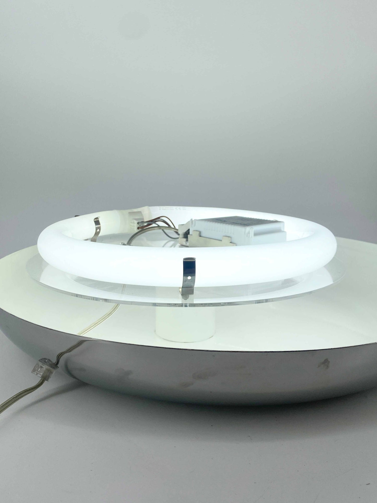 Tischlampe "Loop" von Voon Wong & Benson Saw für Fontana Arte, 2003