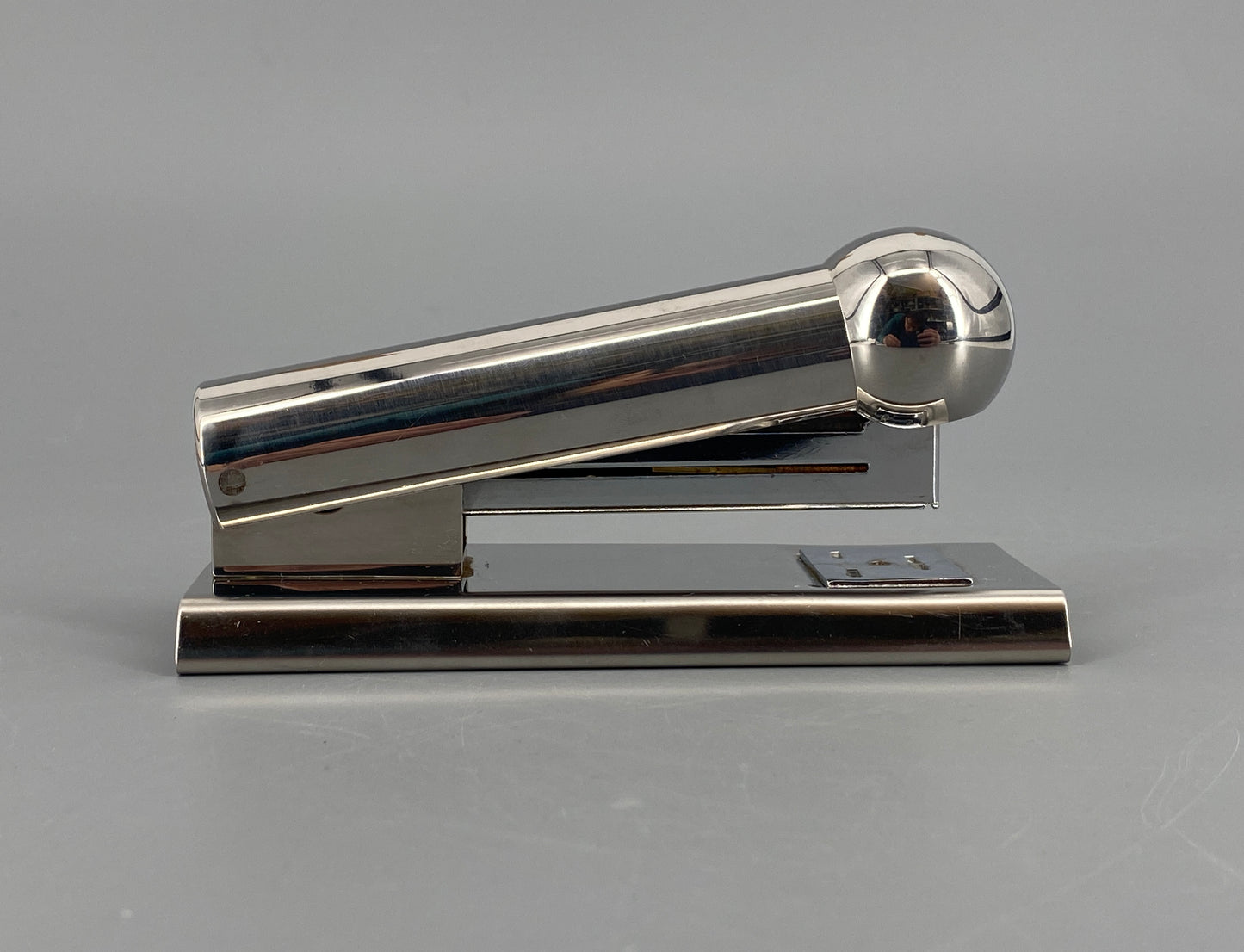 Postmodernistischer Tacker aus Aluminium
