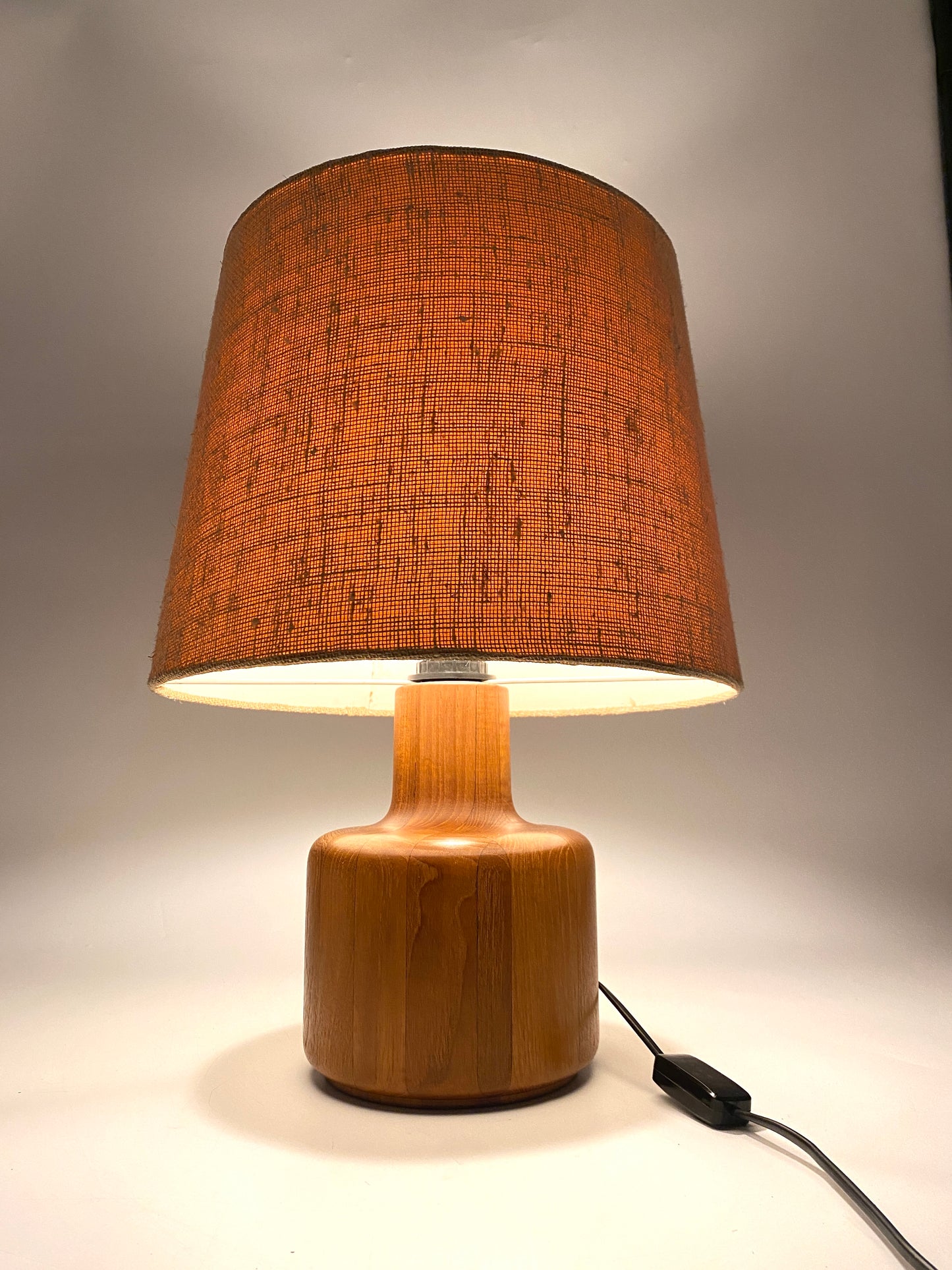 Tischlampe aus Teak, 60er