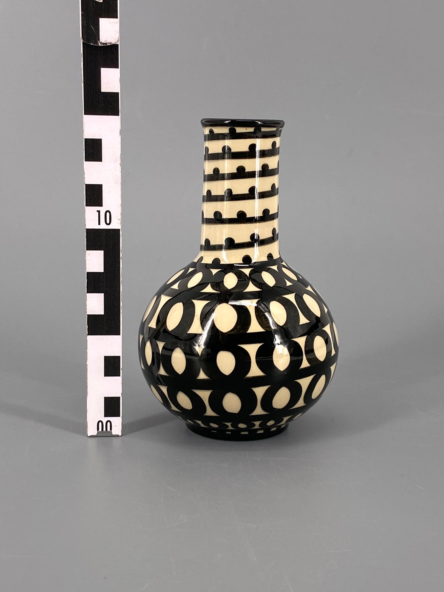 Vase aus Keramik von Hedwig Bollhagen, Dekor 203 der Linie Ritz, Deutschland